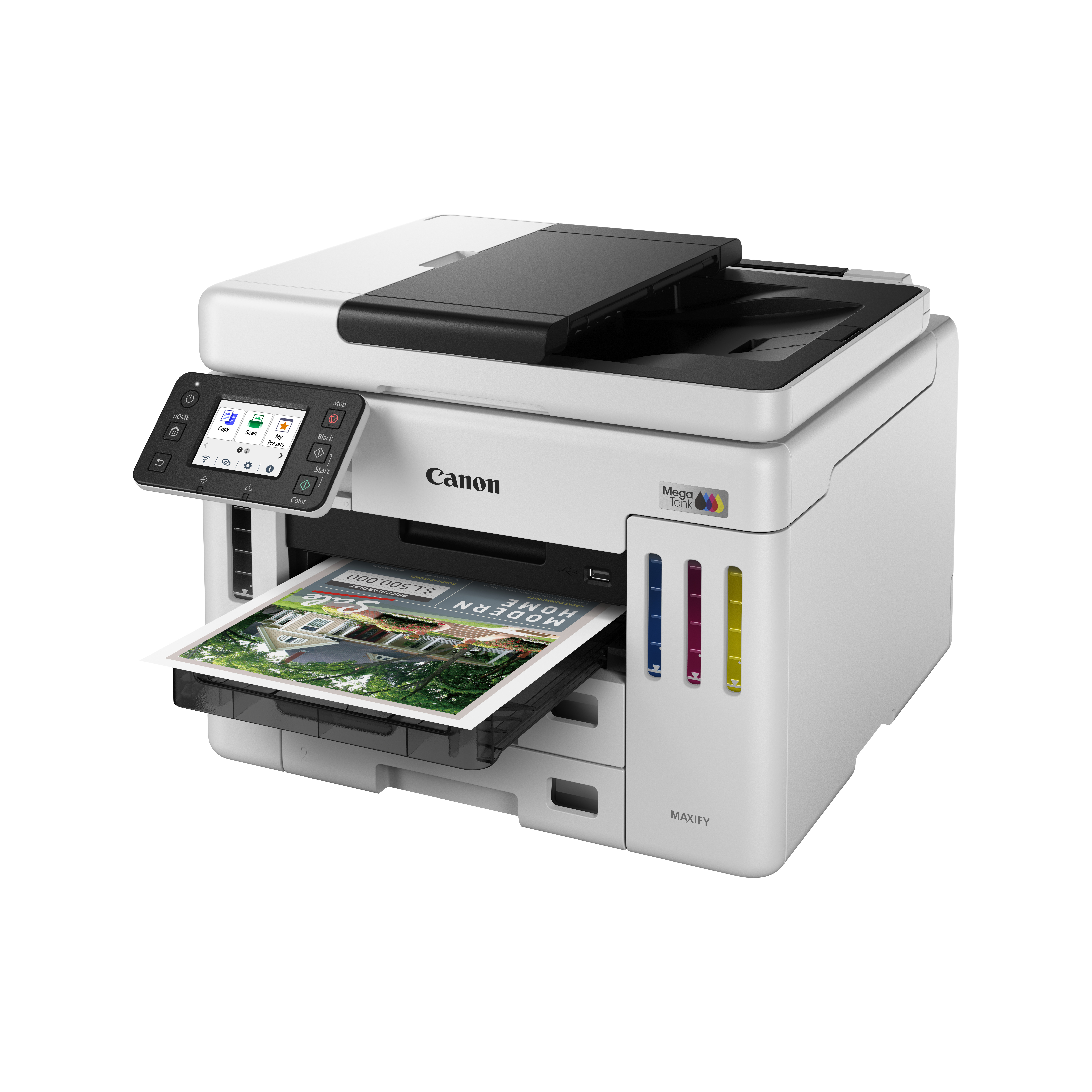 Ein weißer Canon MAXIFY-Drucker mit einem Papierfach, das ein gedrucktes Dokument enthält. Er hat einen schwarzen Scanner und Farbtintentanks.