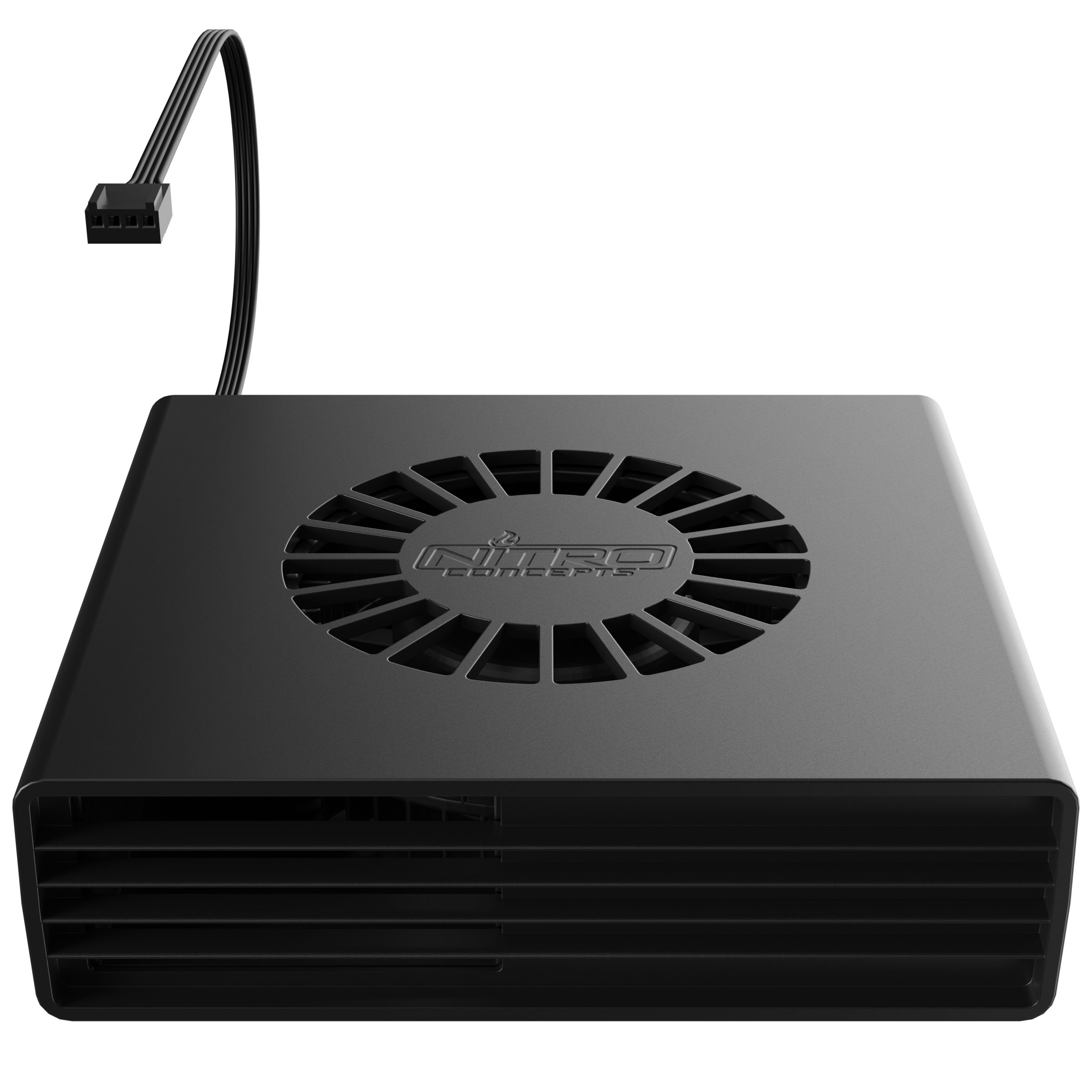 Schwarzes Nitro Concepts Kühlgerät mit Lüfter und Netzkabel. Das Gerät hat den Markennamen auf dem Lüfter.