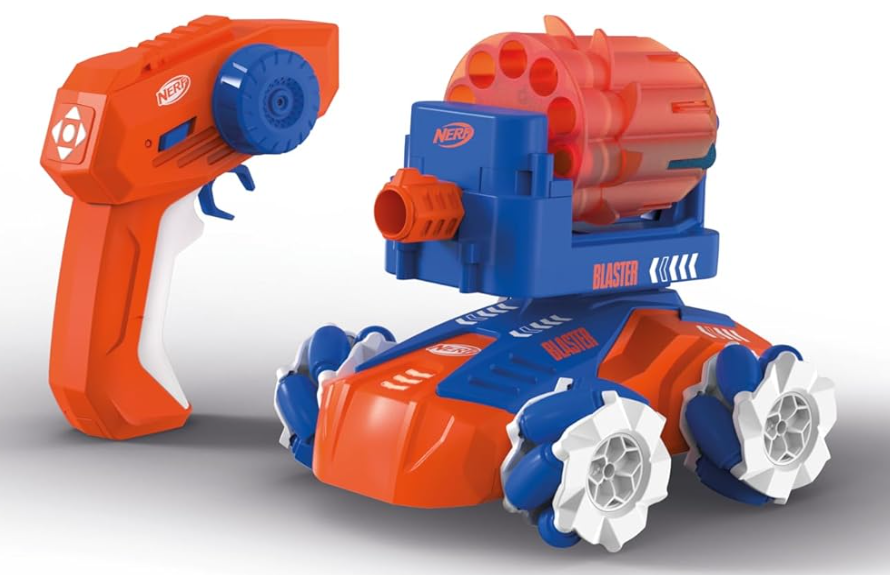 Ein orange-blaues Nerf Blaster-Spielzeug mit Fernbedienung. Es hat einen rotierenden Lauf und einzigartige Räder.