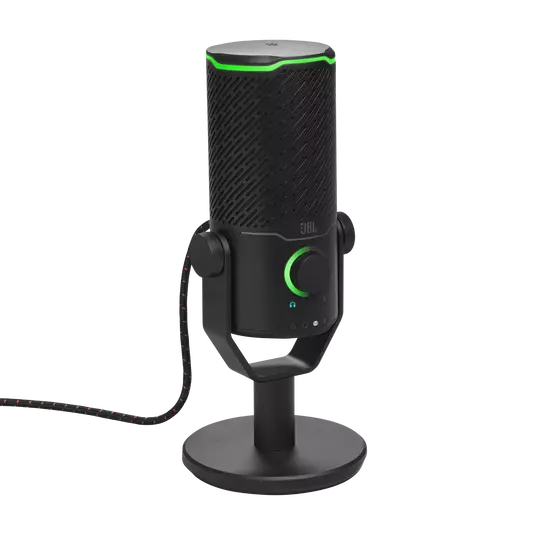 Yeşil detaylara sahip siyah bir JBL mikrofon. Ses kontrolü var ve bir stand üzerinde, kablolu.