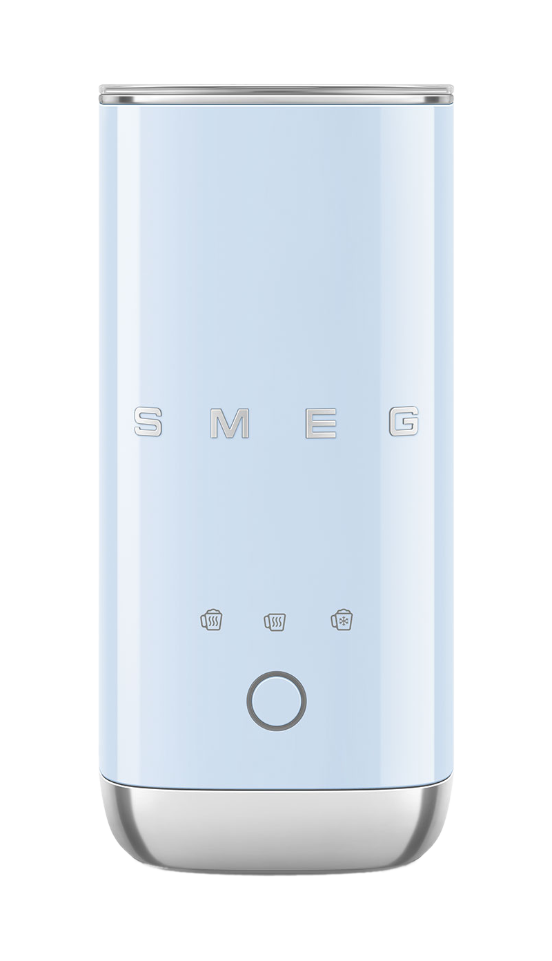 Un elettrodomestico Smeg azzurro. Ha una base e una parte superiore argentate. La parola SMEG è scritta in argento. C'è un pulsante e delle icone.