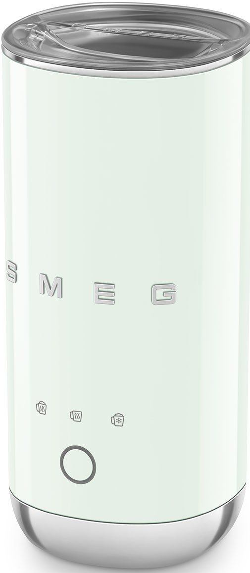 Un montalatte SMEG verde chiaro. Ha coperchio e base argentati. Il nome SMEG è visibile sul davanti.