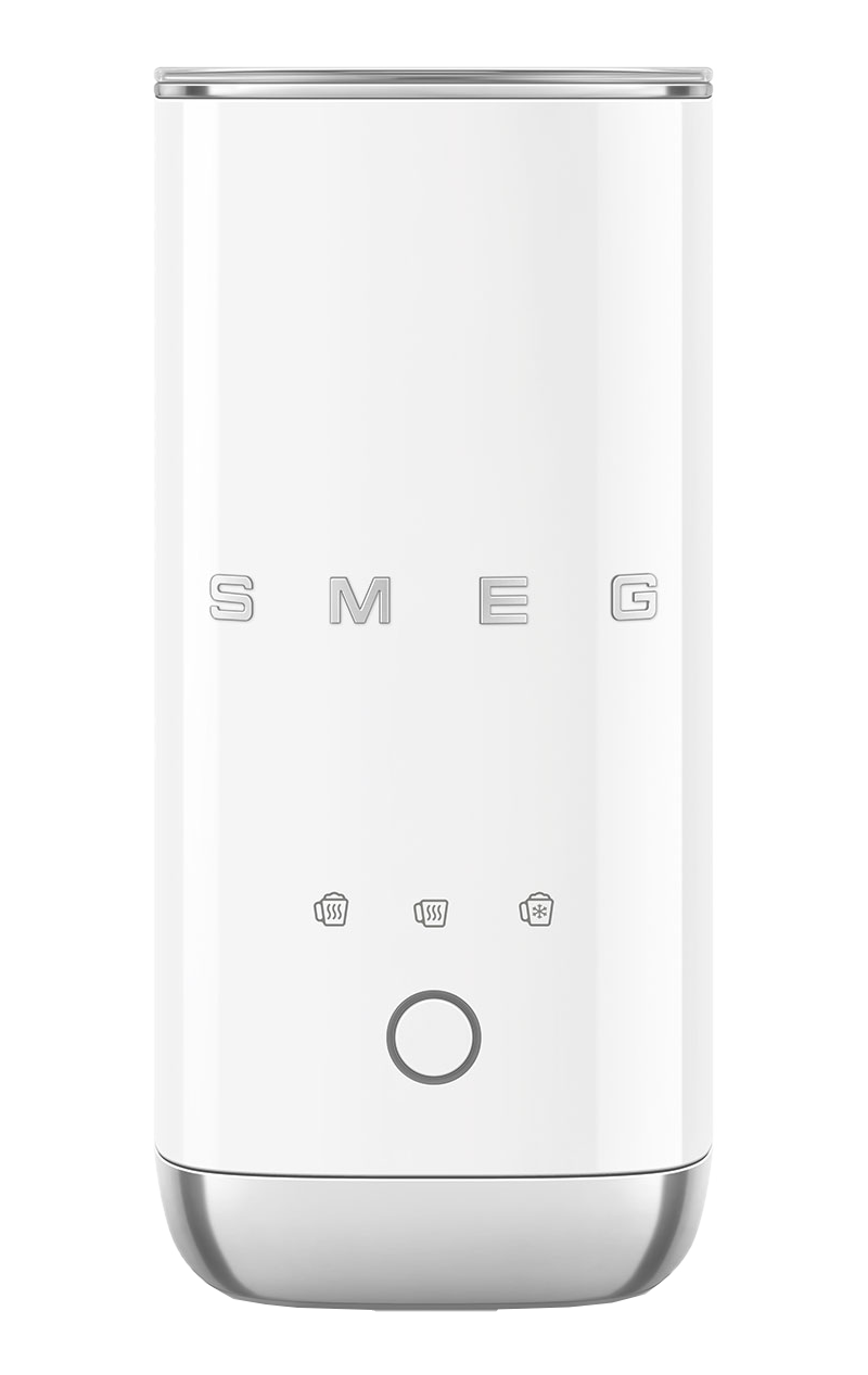 Un elettrodomestico Smeg bianco con dettagli argentati. Ha il marchio e icone delle funzioni. Un pulsante rotondo è sotto le icone.