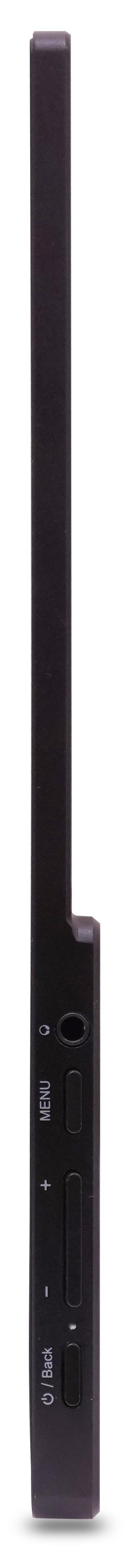 Ein schwarzes rechteckiges Gerät, möglicherweise ein Musikplayer. Es hat Knöpfe und einen Kopfhöreranschluss. Weißer Hintergrund.
