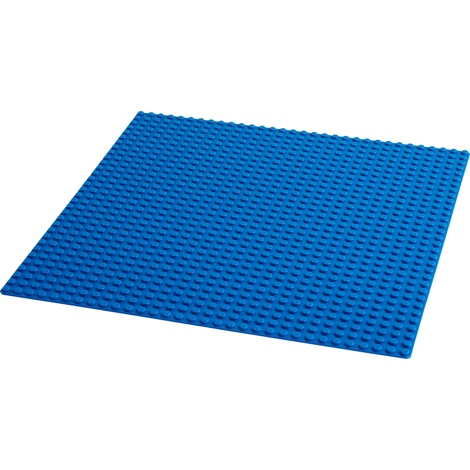 Une plaque de base Lego bleue. Elle est rectangulaire avec de nombreux tenons pour fixer les briques Lego. Fond blanc.