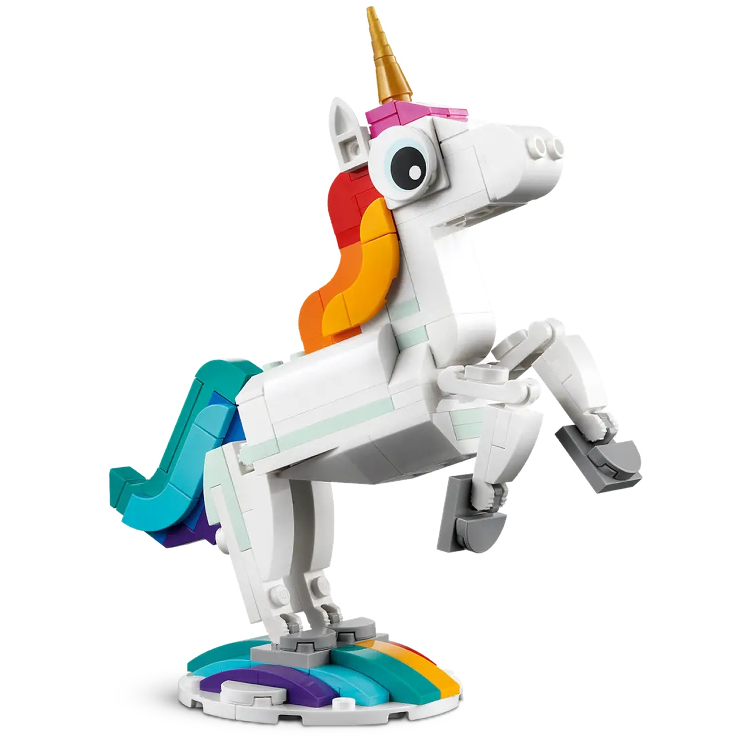 Une licorne Lego blanche avec une crinière et une queue arc-en-ciel, une corne dorée et une base colorée, se cabrant.