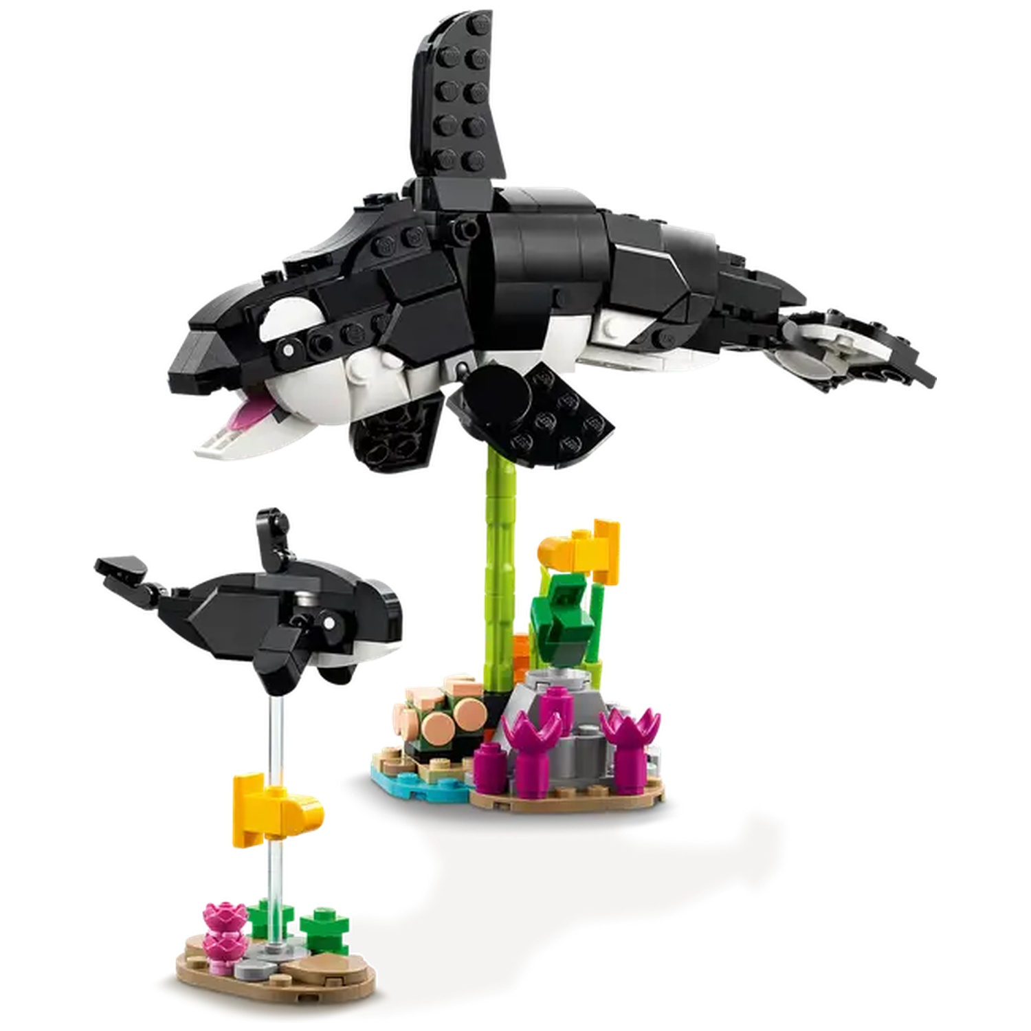 Lego orka walvis set. Grote walvis en kleine walvis, zwart en wit. Lego koraal en planten op een witte achtergrond.