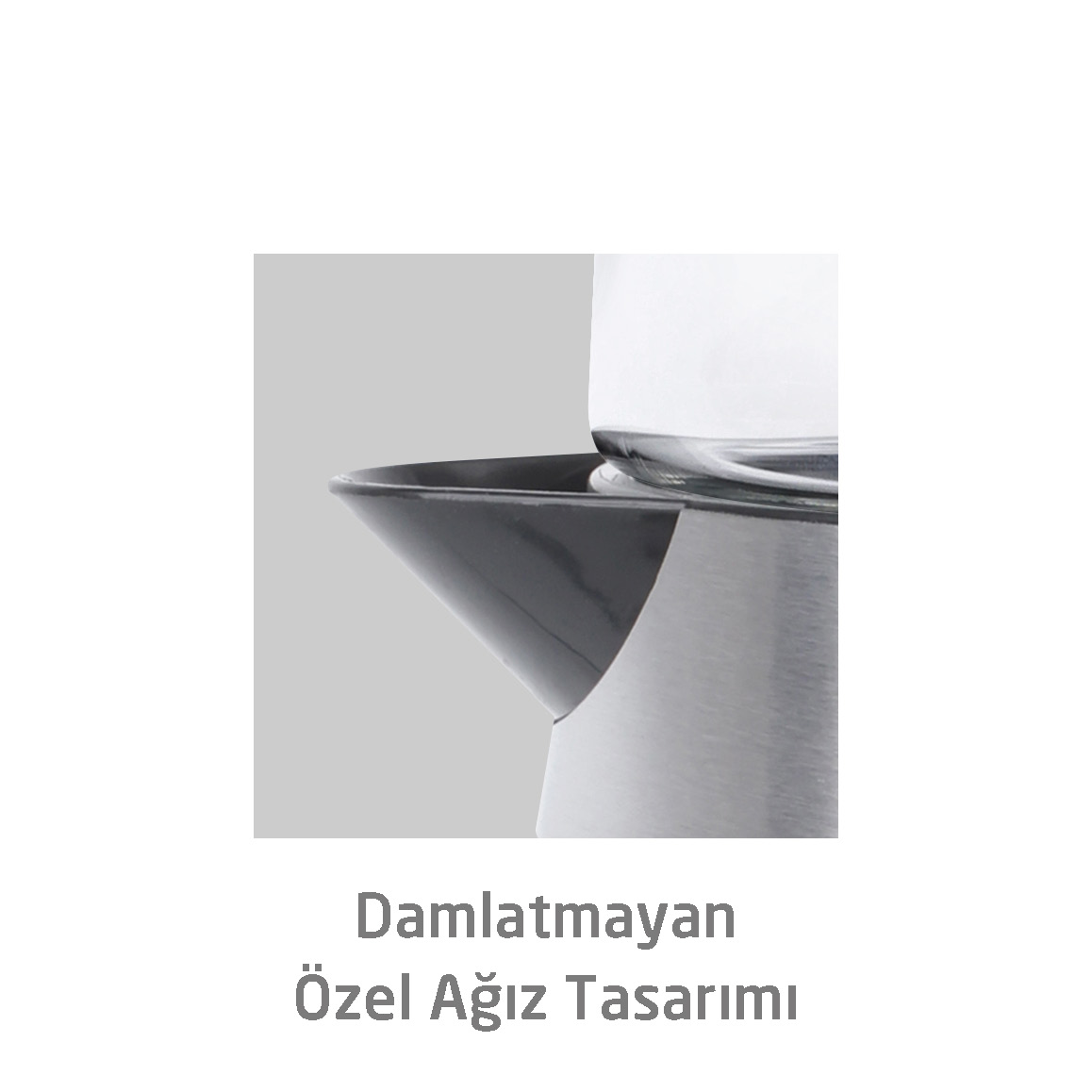 Siyah, koni şeklinde bir dökme bölümü olan paslanmaz çelik bir su ısıtıcısının ağzının yakın çekimi. Üzerinde bir cam eleman bulunuyor.
