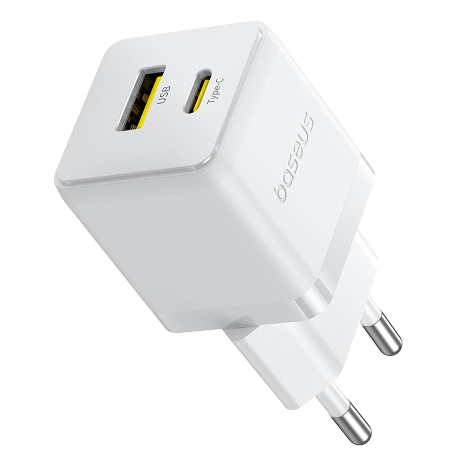 Un cargador USB blanco Baseus con puertos USB y Tipo-C. Tiene dos clavijas para enchufes europeos. El logotipo es visible.