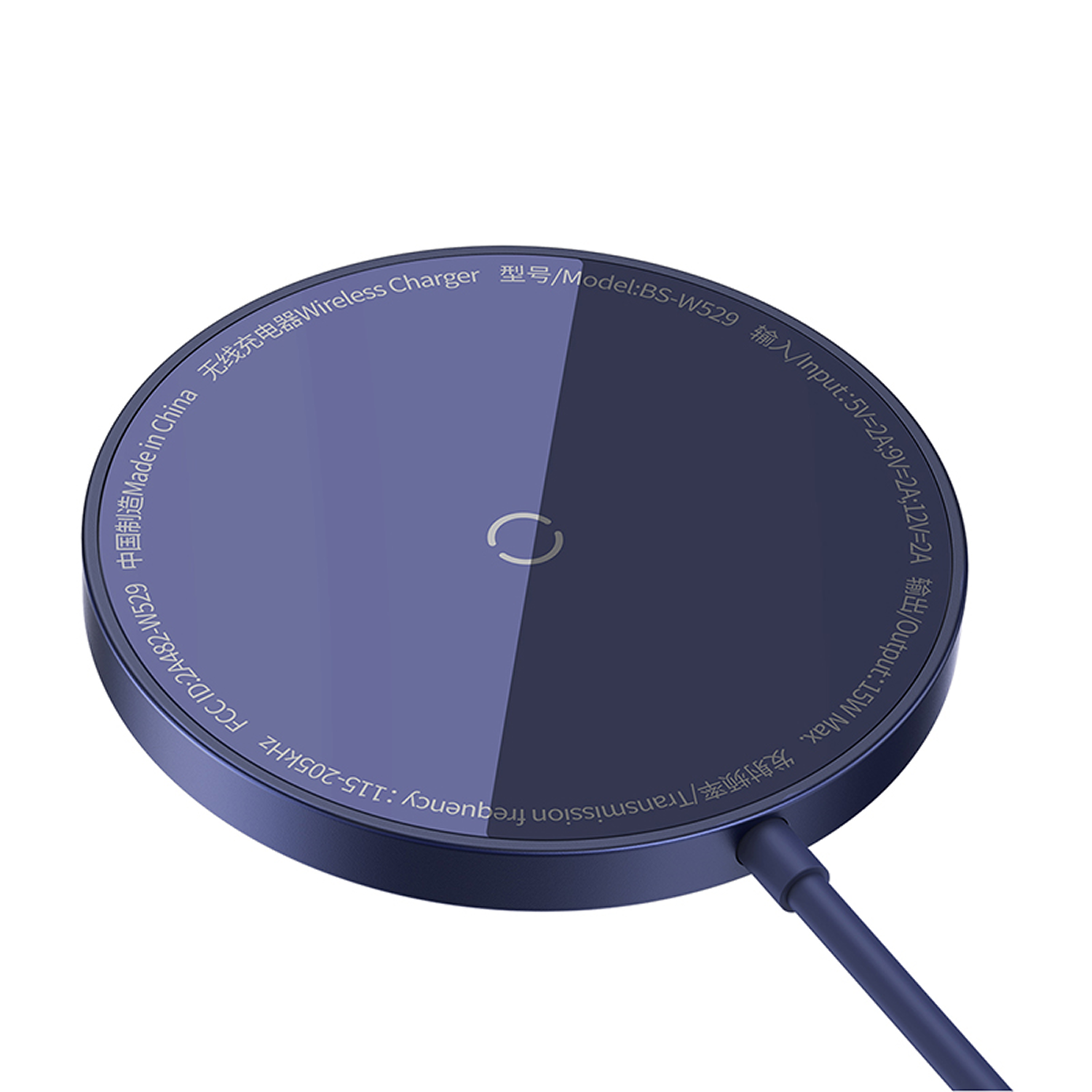 Un cargador inalámbrico azul oscuro con cable. Tiene texto en chino e inglés. El cargador está sobre un fondo blanco.