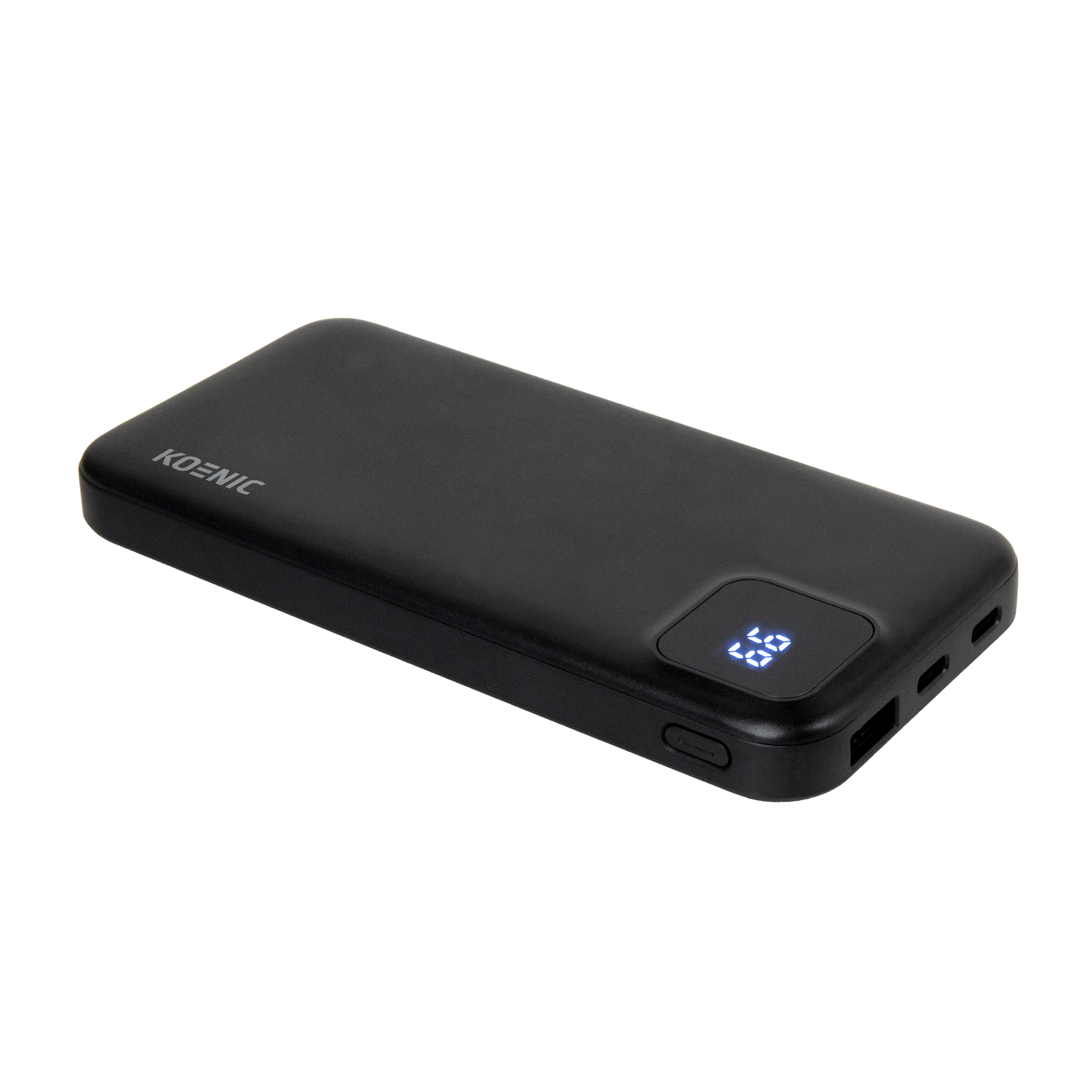 Schwarze Koenic Powerbank mit digitaler Anzeige, die den Akkustand anzeigt. Es hat mehrere Anschlüsse.