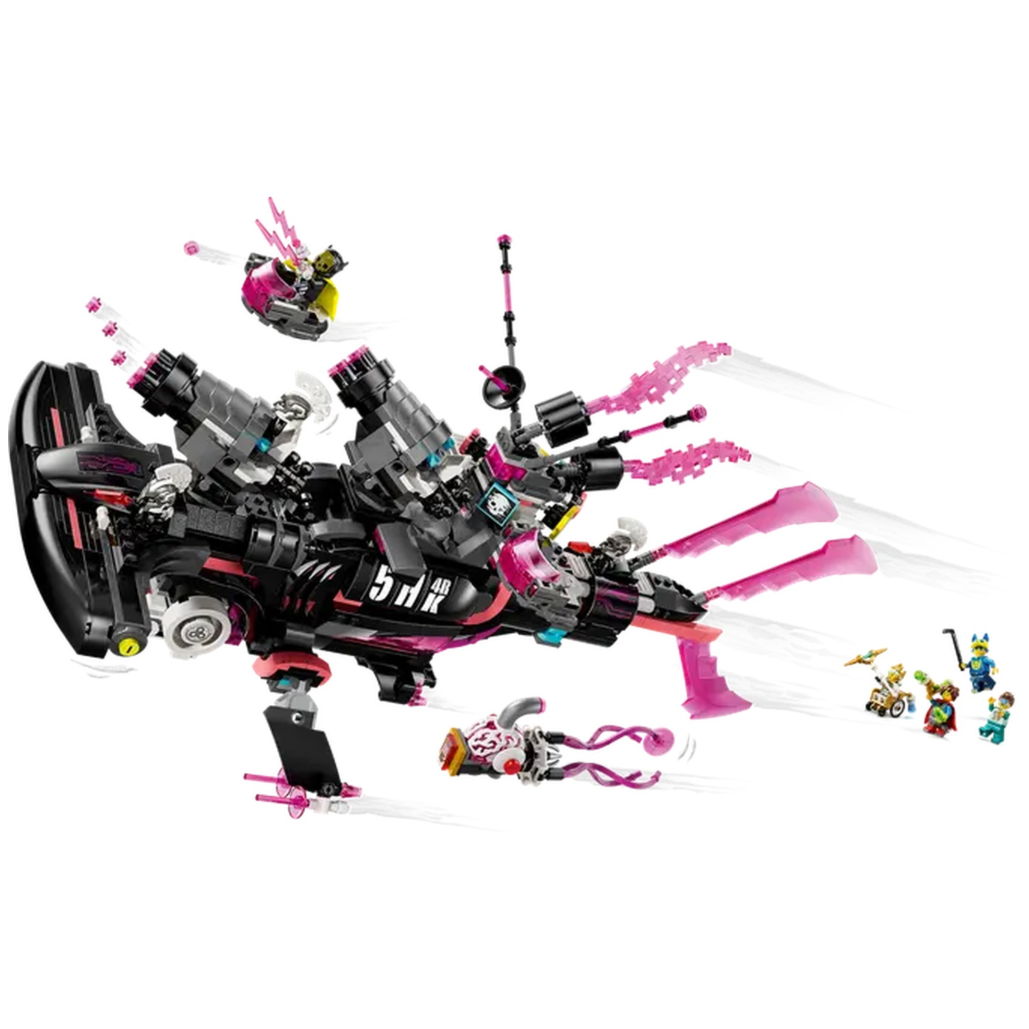 Een zwart Lego-ruimteschip met roze accenten. Verschillende Lego-figuren in de scène. Sommigen rijden op voertuigen, anderen lopen.