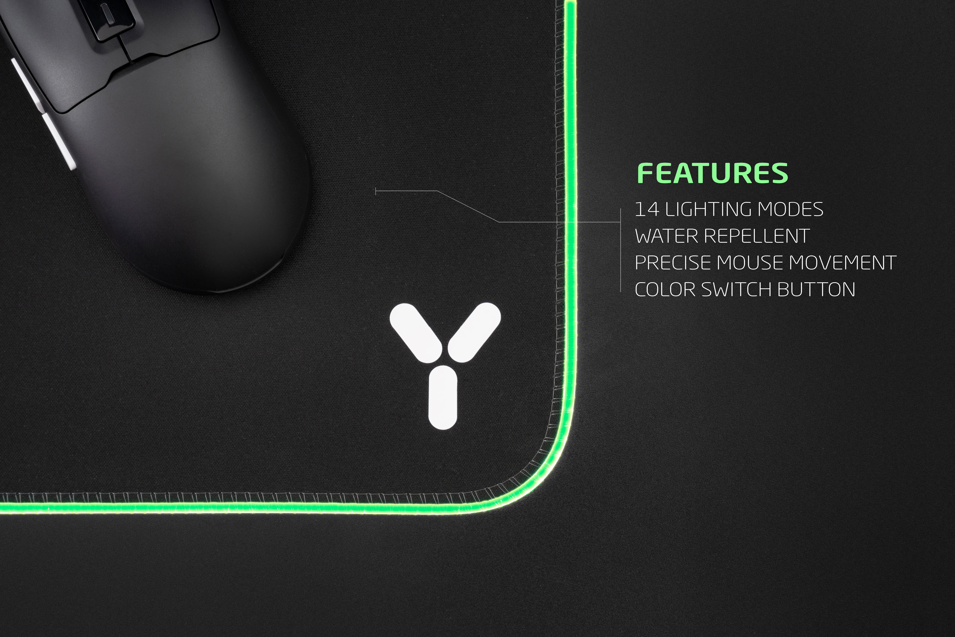 Czarna mysz na czarnej podkładce z zielonym obrysem i logo. Cechy: 14 trybów oświetlenia, wodoodporna.