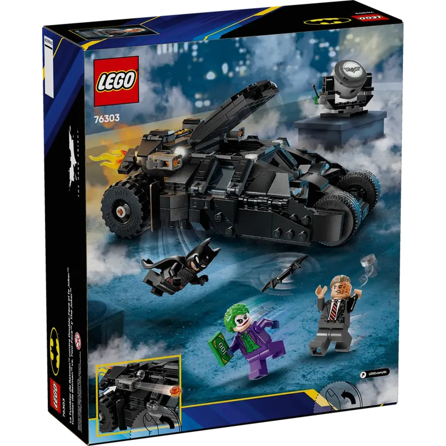 Lego set doos. Bevat een zwarte Batmobile, Batman, Joker en Two-Face minifiguren. Achtergrond toont een Bat-Signal en de stad.