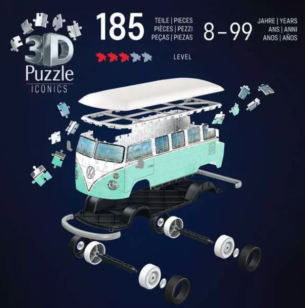 Ein 3D-Puzzle eines blaugrünen und weißen VW-Busses wird in Explosionsansicht dargestellt. Enthält die Teile, Räder und ein weißes Dach.
