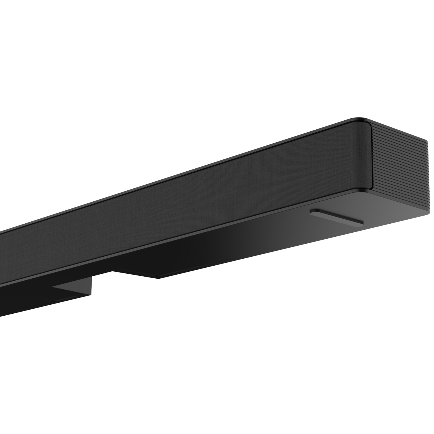 Une barre de son noire, rectangulaire avec une façade en mesh, vue d'en bas. Elle est sur un fond blanc.