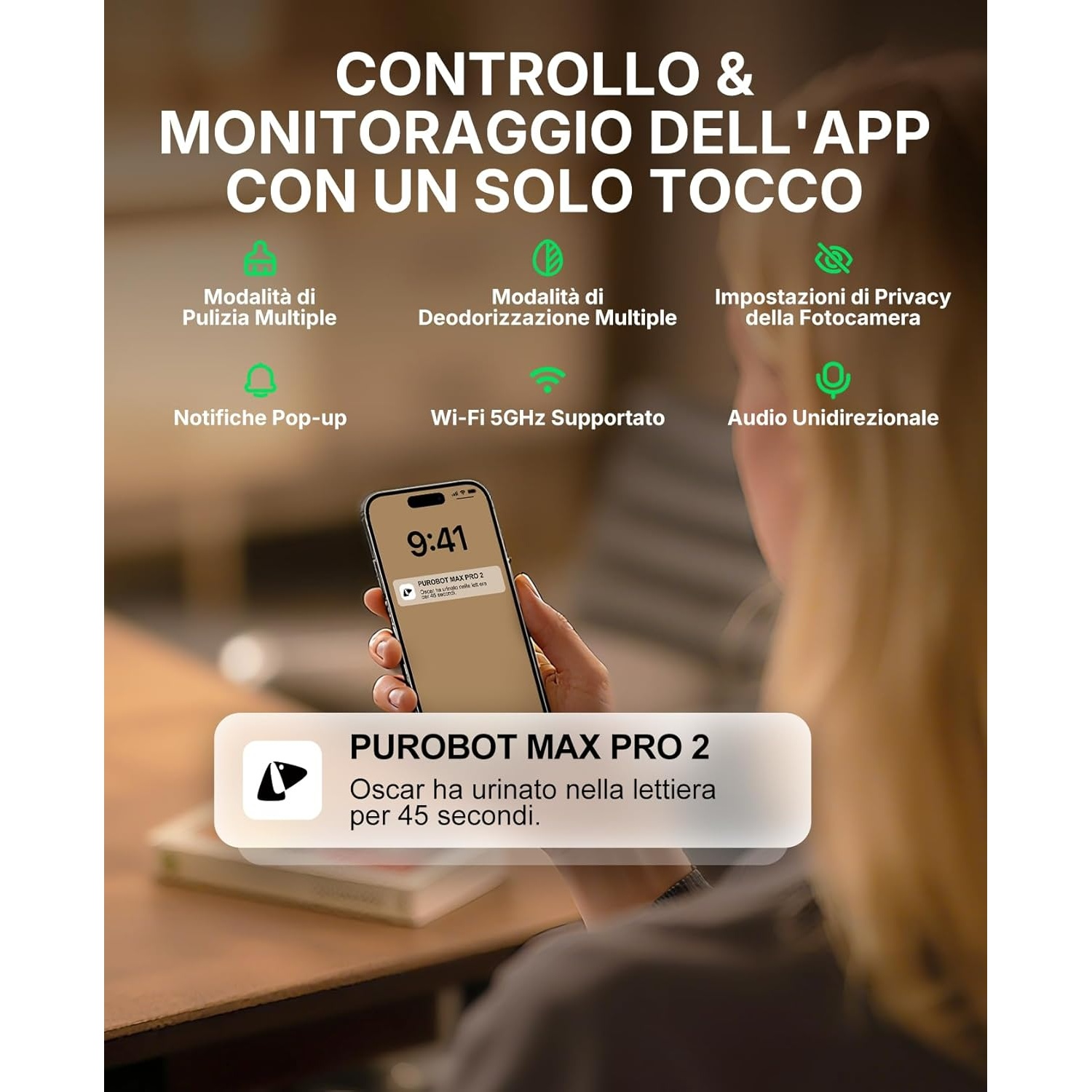 Una donna tiene in mano un telefono che mostra una notifica da Purorbot Max Pro 2. Lo schermo dice che Oscar ha urinato nella lettiera per 45 secondi.