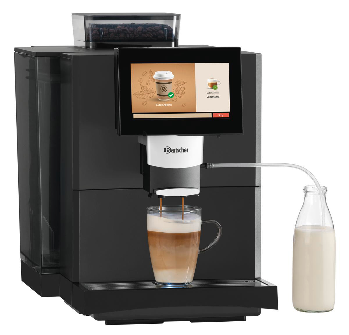 Eine schwarze Kaffeemaschine gibt Kaffee in ein Glas aus. Rechts steht eine Milchflasche. Der Bildschirm zeigt Kaffeeoptionen.