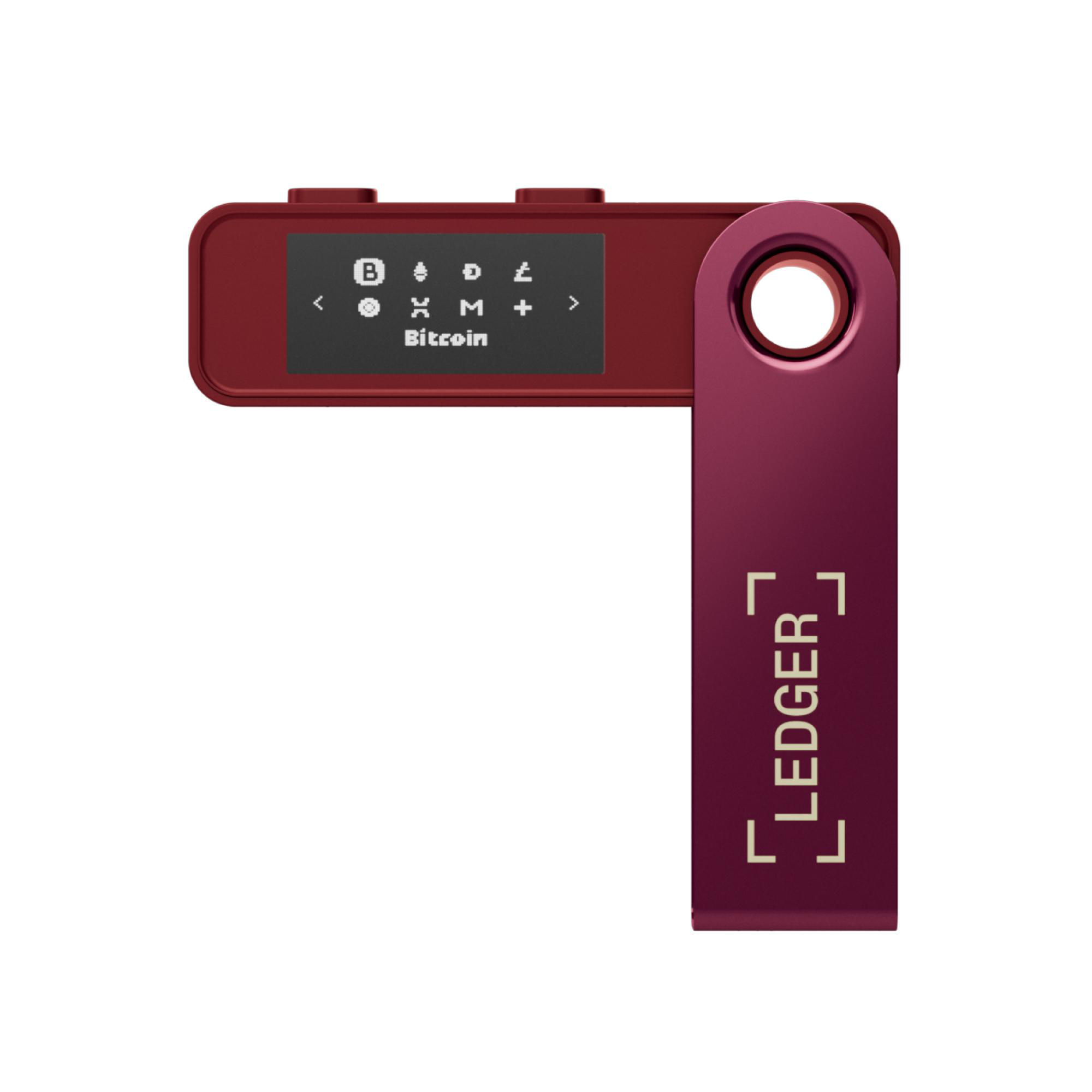 Ein maroonfarbenes Ledger-Hardware-Wallet. Ein Bildschirm zeigt Bitcoin und andere Währungssymbole an. Das Ledger-Logo ist sichtbar.