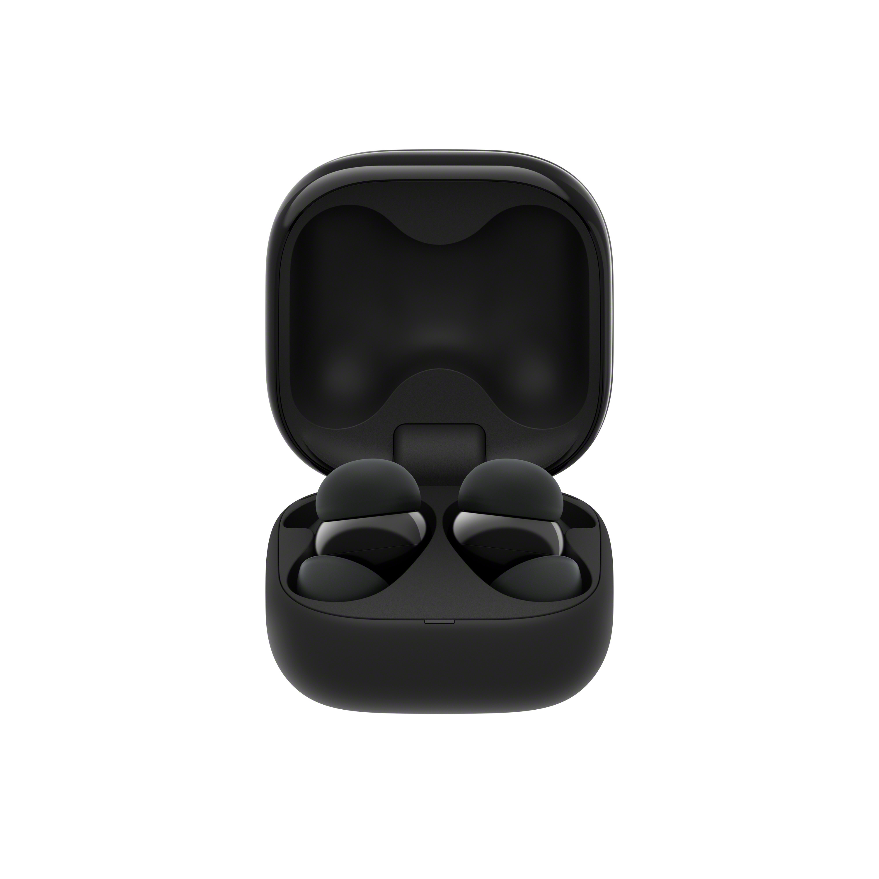 Estuche de carga negro abierto con dos auriculares negros dentro, sobre fondo blanco.