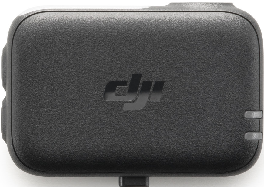 Un dispositivo rettangolare nero con il logo DJI. Ha bordi arrotondati e piccoli pulsanti.