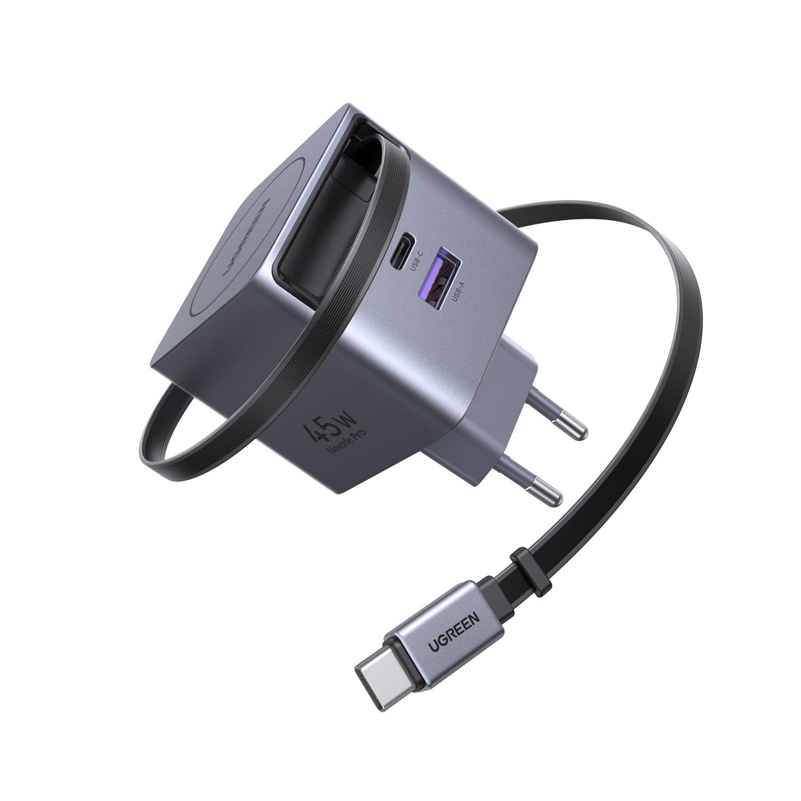 Ein graues UGREEN 45W Nexode Pro Ladegerät mit schwarzem Kabel. Es hat USB-C- und USB-A-Anschlüsse.