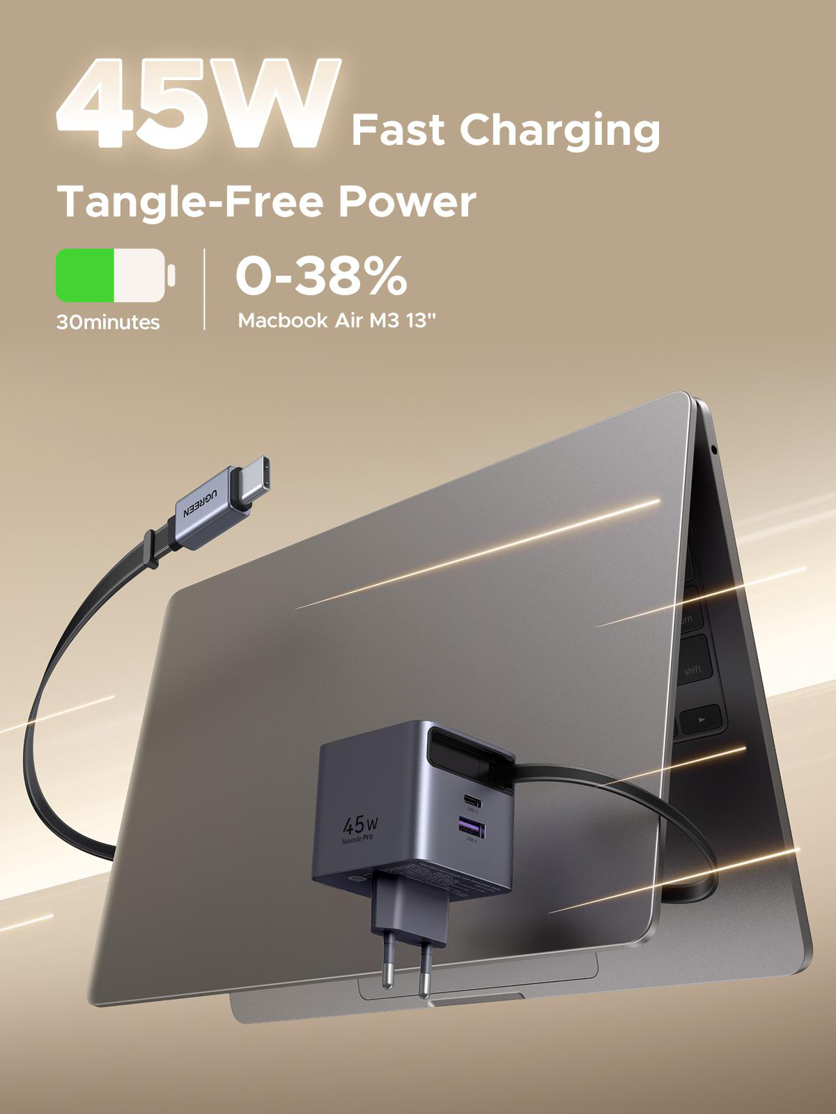 Ein Laptop ist mit einem Ladegerät verbunden. Das Ladegerät ist an den Laptop angeschlossen. Text auf dem Bild lautet '45W Fast Charging'.