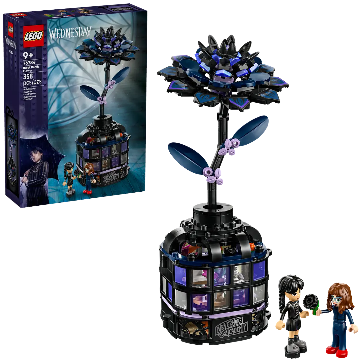 LEGO Wednesday-set. Zwarte dahlia-bloem, zwarte vaas, twee minifiguren en doos met Wednesday-personages. De set heeft 358 stukjes.