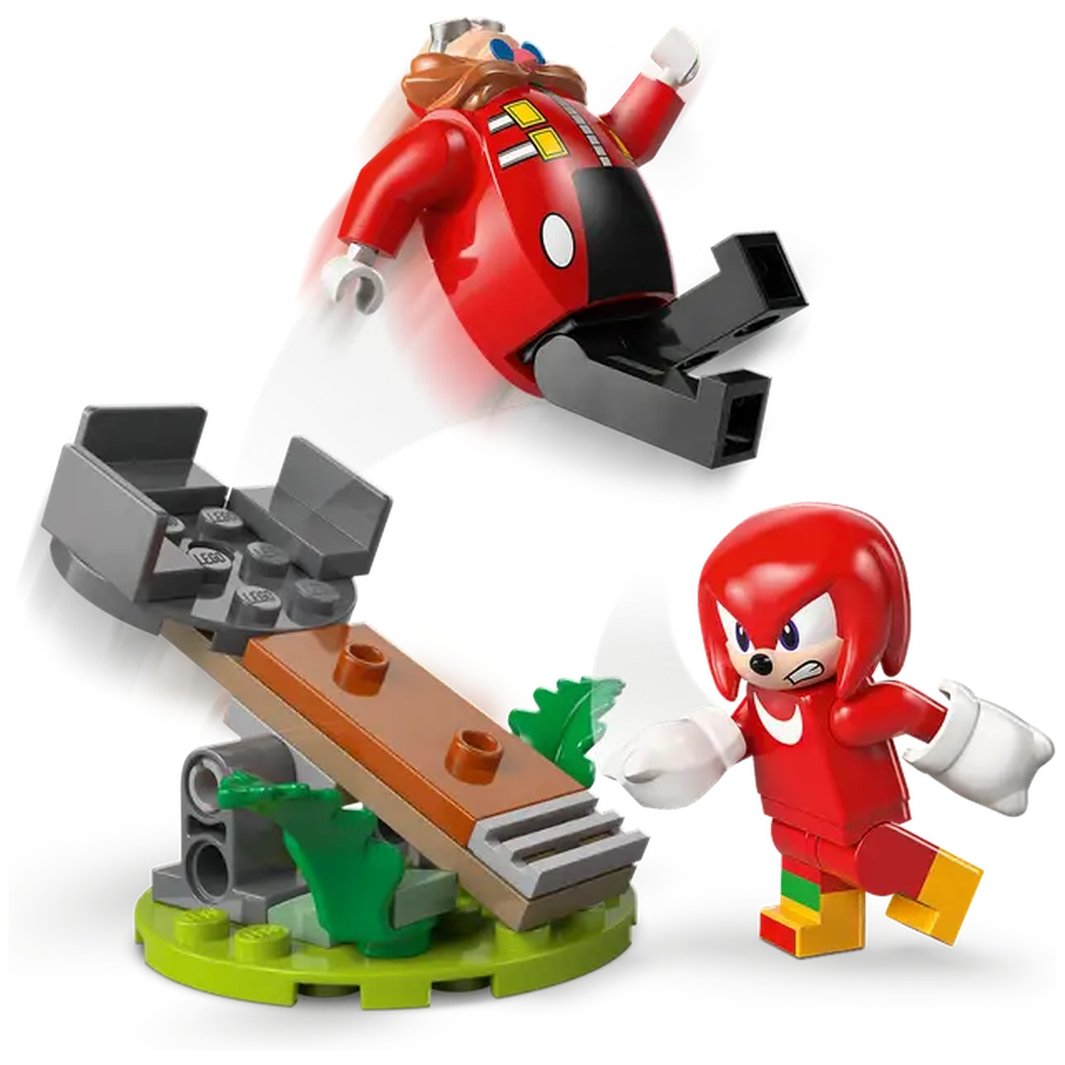 Set Lego : Dr. Eggman volant, Knuckles combattant, bascule. Pièces rouges, noires et grises. Base verte avec bascule marron.