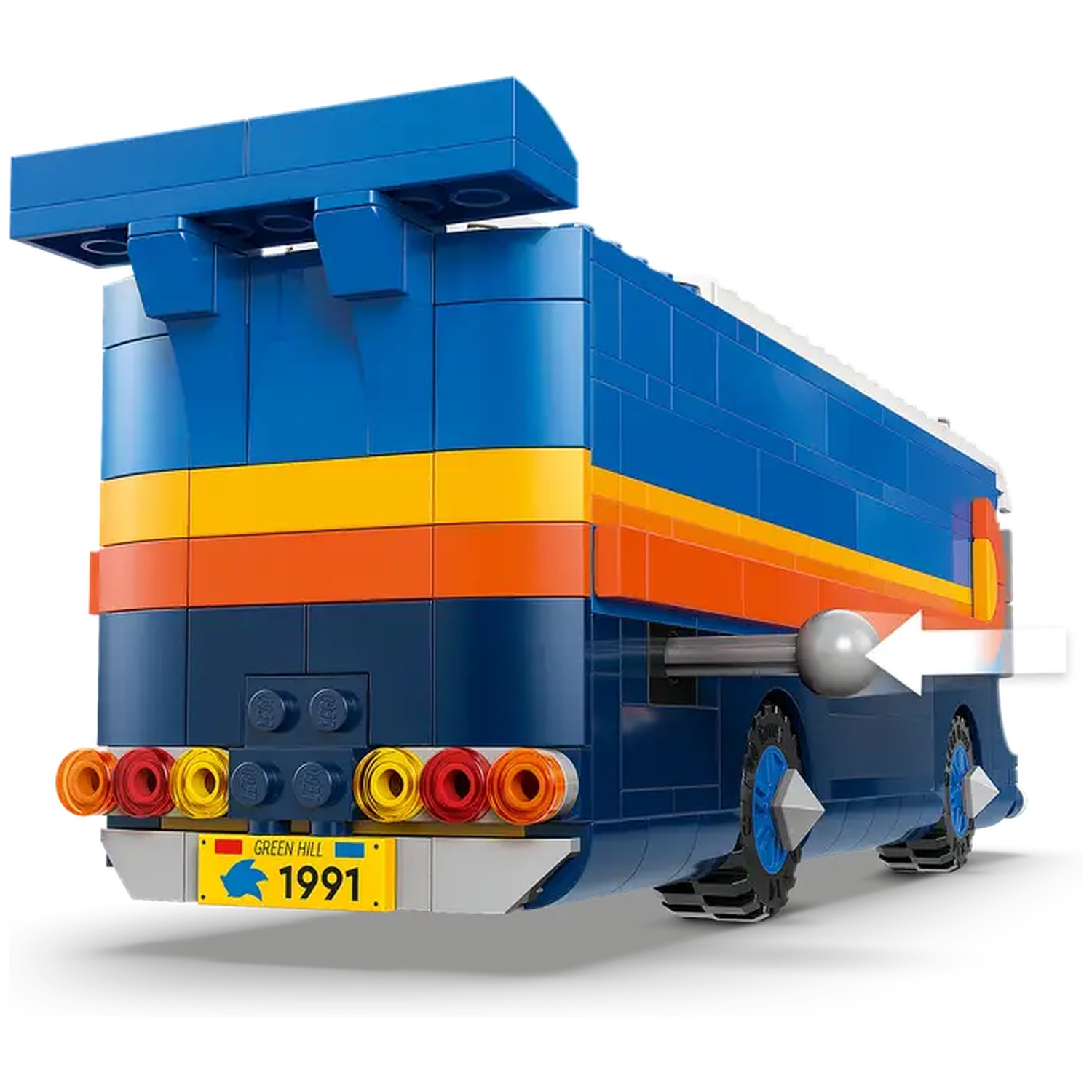 Een blauwe speelgoedbus met gele en oranje strepen. Het heeft een nummerplaat met 'Green Hill 1991'. Wielen zijn zichtbaar.
