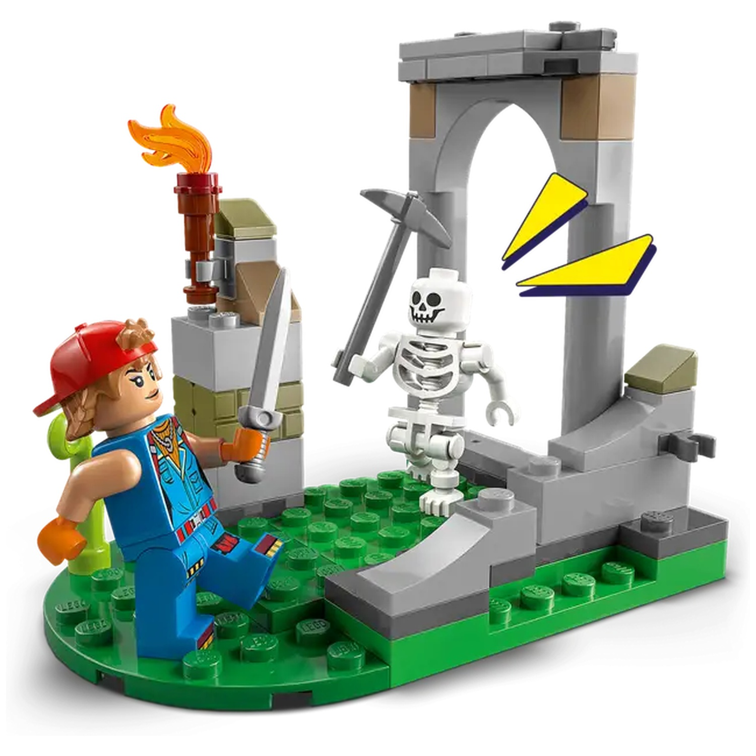 Lego-scène met een minifiguur tegenover een skelet. De minifiguur houdt een zwaard vast, een fakkel brandt en een stenen boog staat achterin.