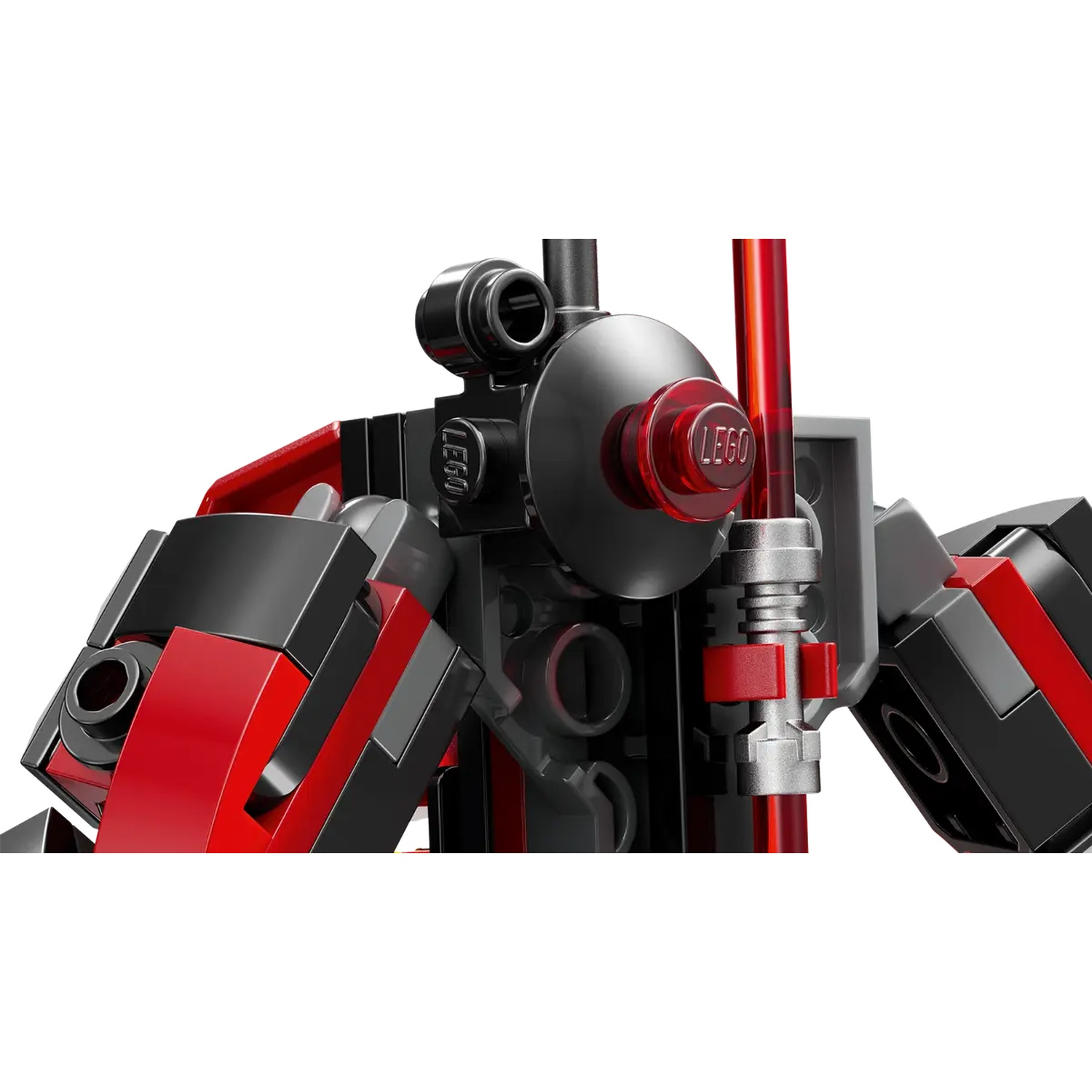 Close-up van een Lego-robot. Het heeft rode en zwarte onderdelen met een rode transparante staaf en een rood Lego-logo.