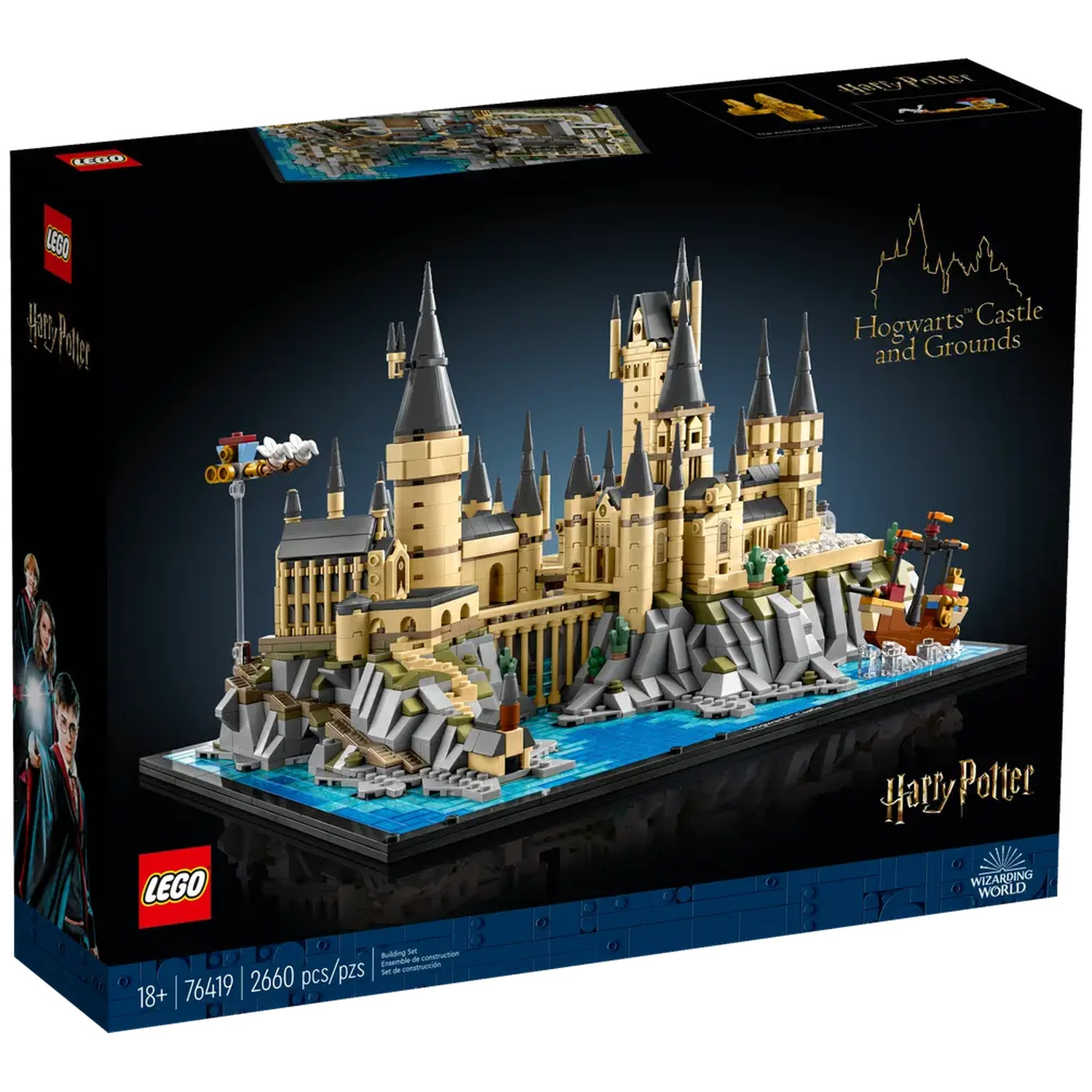 Een Lego-setdoos van Hogwarts Castle. Het model is beige en grijs, met een blauwe basis. De doos heeft het Harry Potter-logo en het Lego-logo.