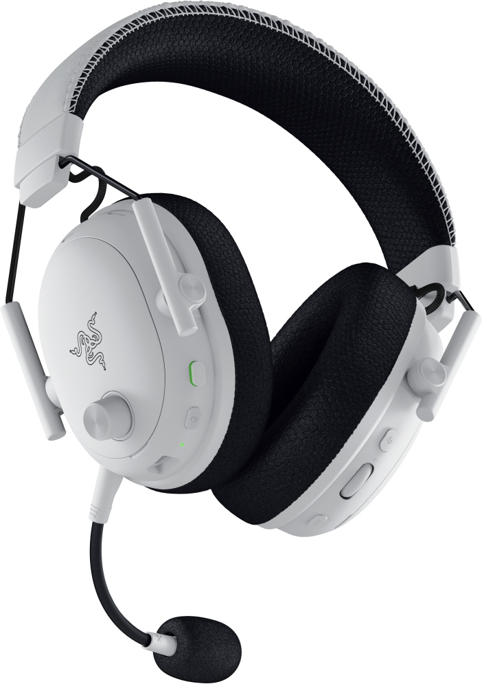 Weißes und schwarzes Gaming-Headset. Es hat ein Mikrofon, Lautstärkeregler und ein Razer-Logo. Die Ohrmuscheln sind schwarz, das Kopfband ist gepolstert.