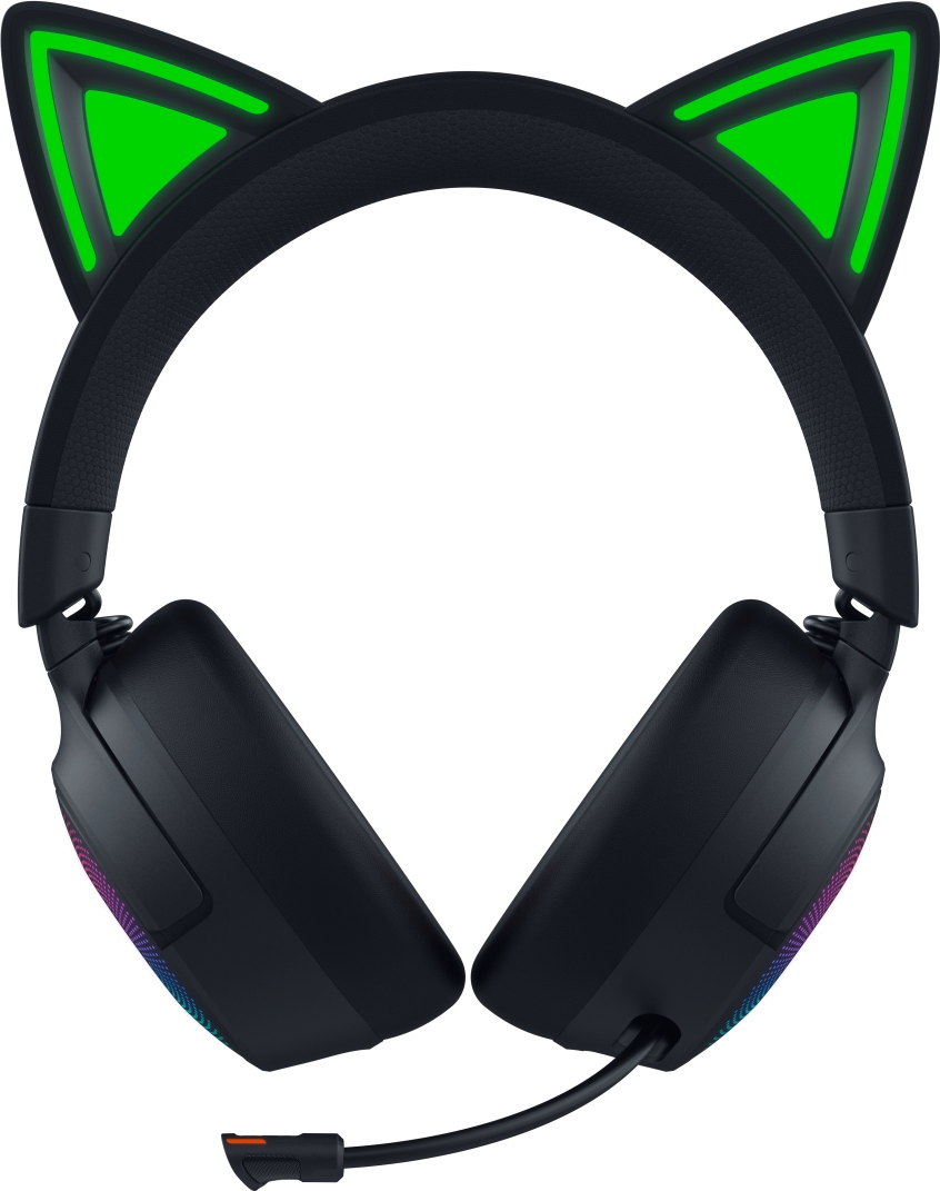 Cuffie da gioco nere con orecchie da gatto. Accenti verdi luminosi sulle orecchie. Padiglioni neri e un microfono. Luci colorate sui padiglioni.