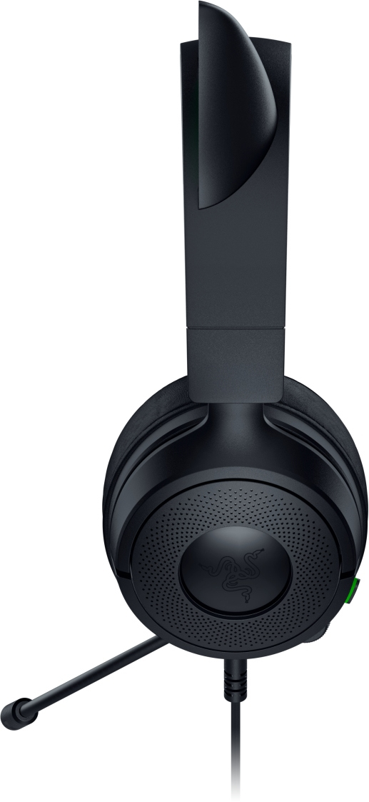 Cuffie da gioco nere su sfondo bianco. Ha un microfono e un logo Razer sul padiglione. L'auricolare è verticale.