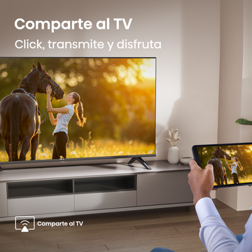 Comparte al TV. Click, transmite y disfruta. Hombre comparte desde tablet al televisor la misma escena con mujer y caballo.