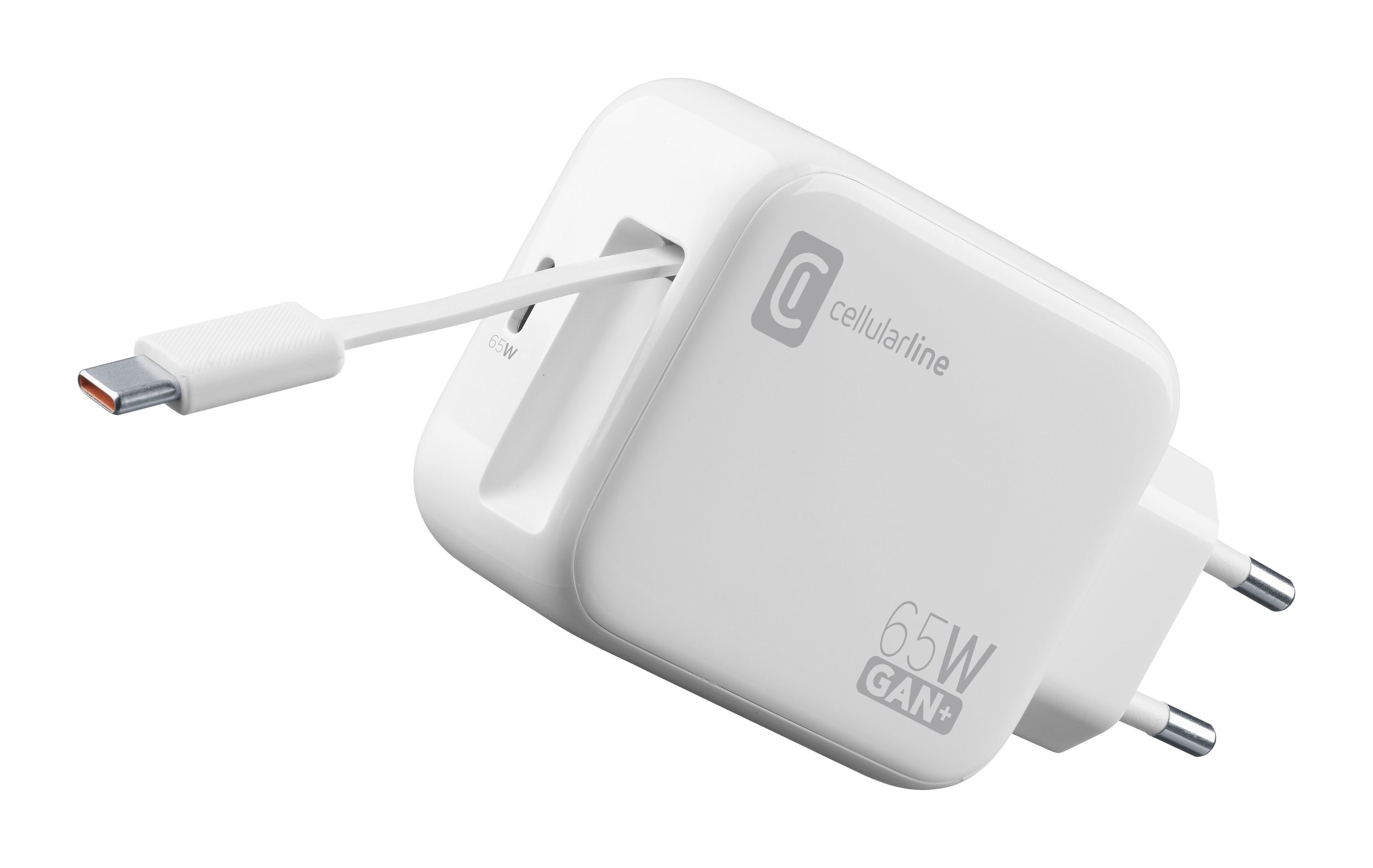 Weißes Cellularline 65W Ladegerät mit USB-C-Kabel. Es hat einen Netzstecker und ist vor weißem Hintergrund abgewinkelt.