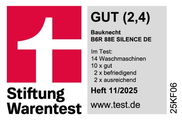 Weißes Pluszeichen in rotem Quadrat, deutscher Text mit Testergebnis für Waschmaschine von Stiftung Warentest.