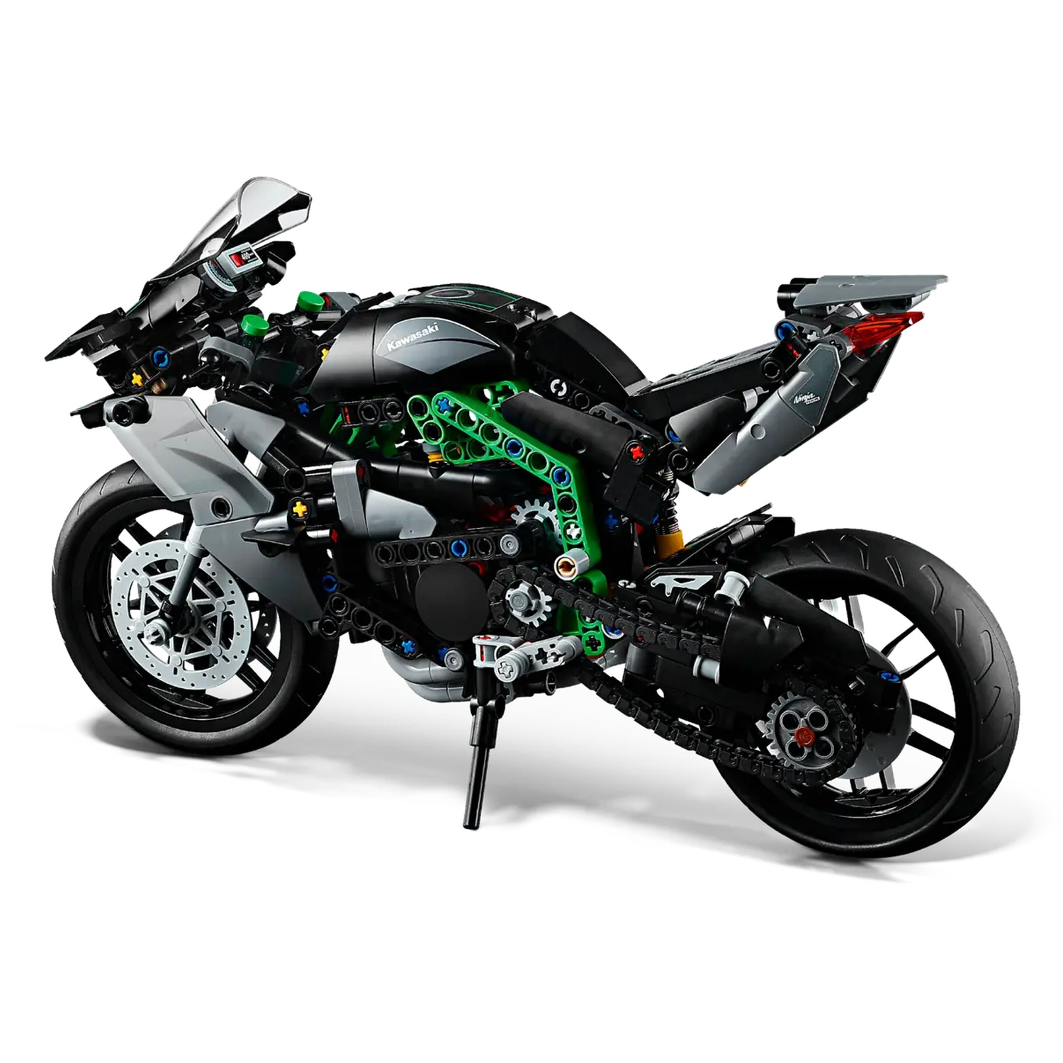 Een zwart en groen Kawasaki motorfietsmodel. Het is een Lego Technic set, met gedetailleerde onderdelen, op een witte achtergrond.