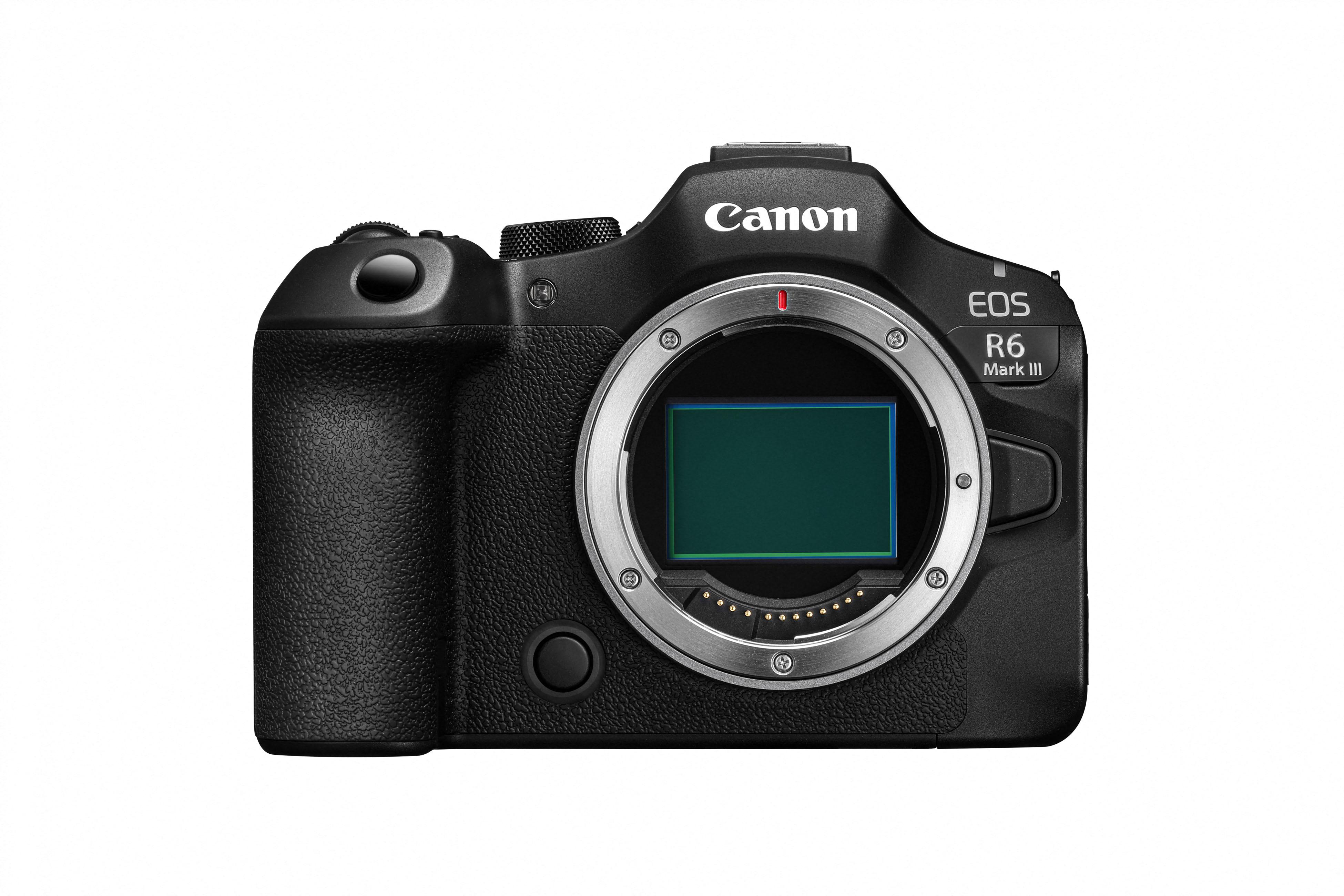 Schwarze Canon EOS R6 Mark III Kamera, silberner Objektivanschluss, weißer Hintergrund.