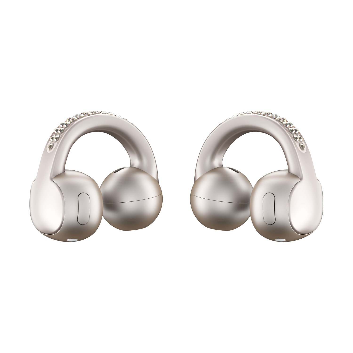 Due auricolari argentati. Ognuno ha un auricolare circolare, un gancio curvo con strass e un pulsante.