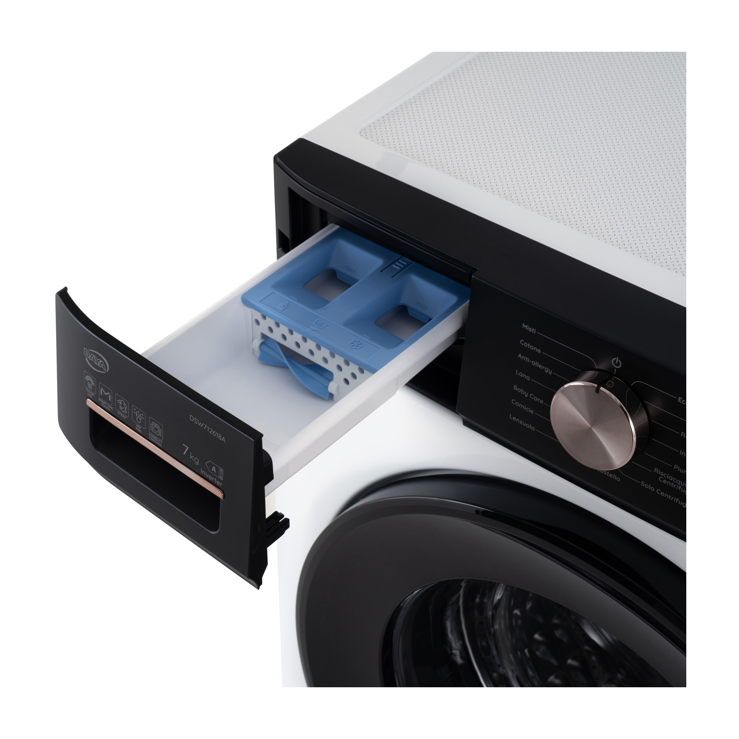 Una lavatrice con cassetto detersivo aperto. Il cassetto è blu e bianco, la macchina è nera e bianca. Il pannello di controllo è a destra.