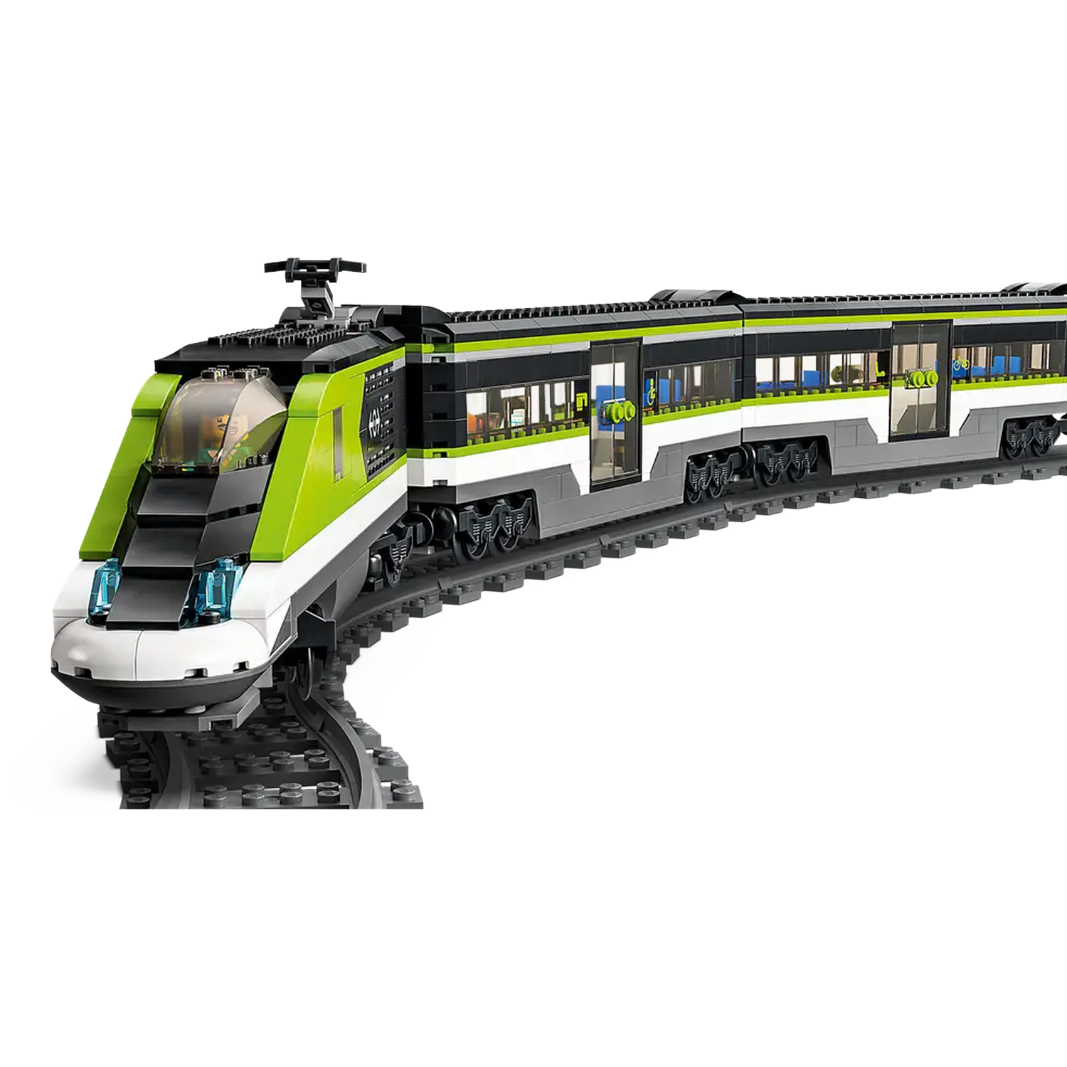 Een Lego-treinset. De trein is groen, wit, zwart en grijs. Hij staat op een gebogen grijs spoor. De achtergrond is wit.