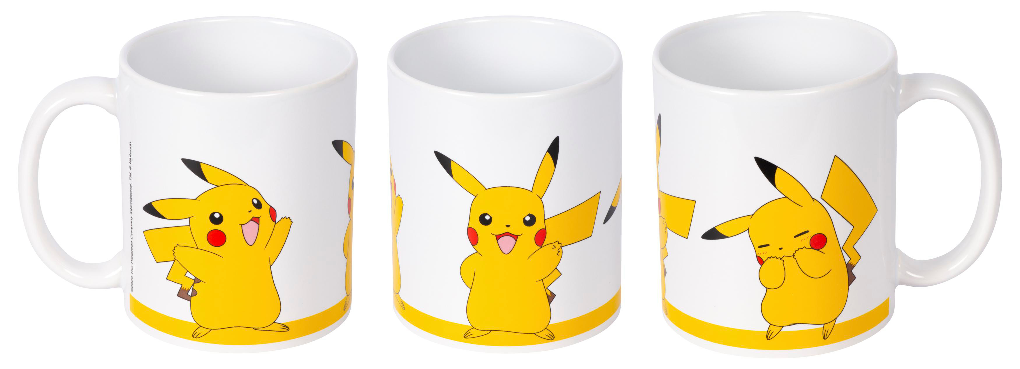 Drei weiße Tassen mit Pikachu-Designs. Jede Tasse zeigt Pikachu in verschiedenen Posen auf weißem Grund mit gelben Streifen.