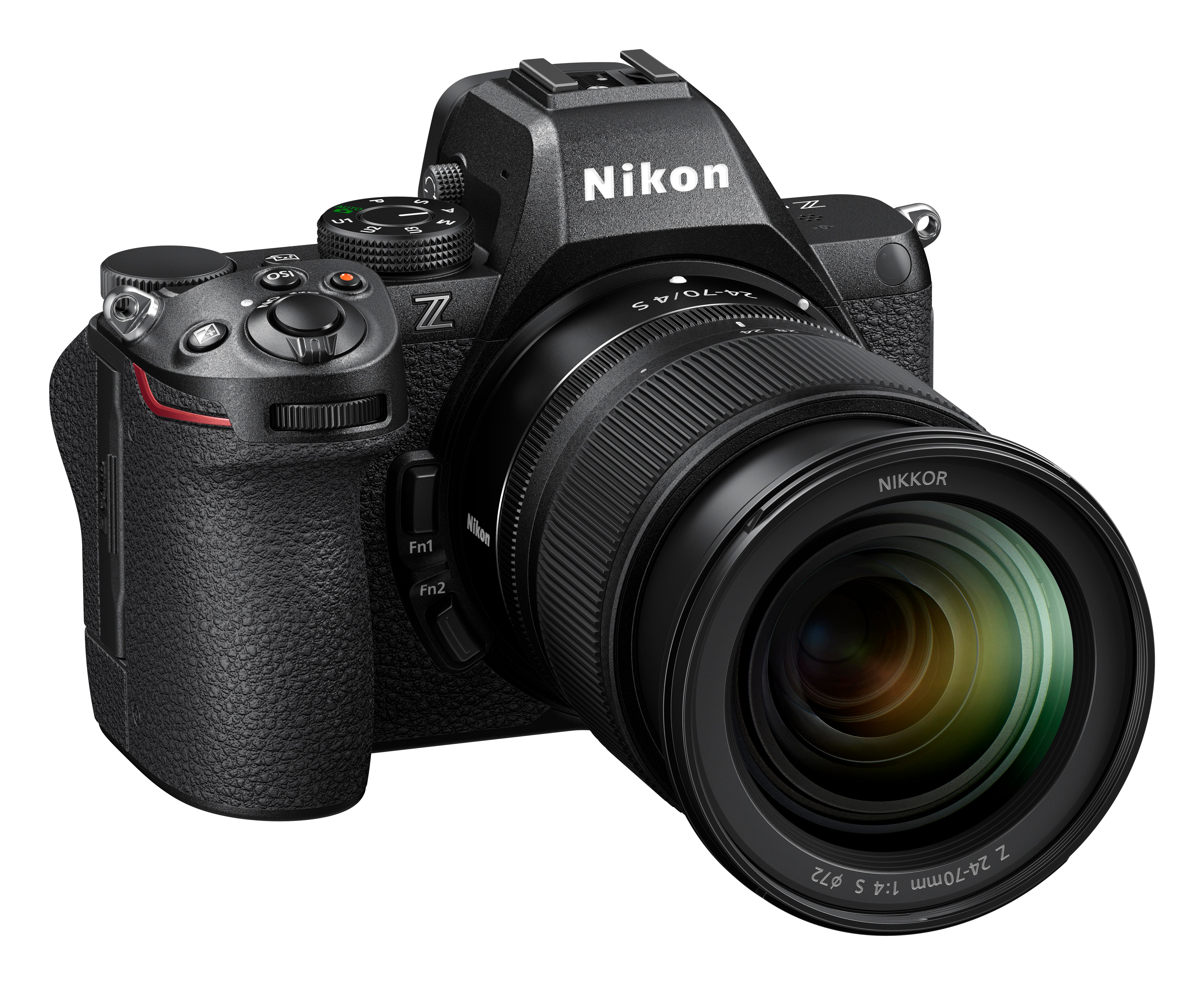 Eine schwarze Nikon Z-Serie-Kamera mit Objektiv. Das Objektiv hat die Aufschrift NIKKOR und Z 24-70mm 1:4 S.