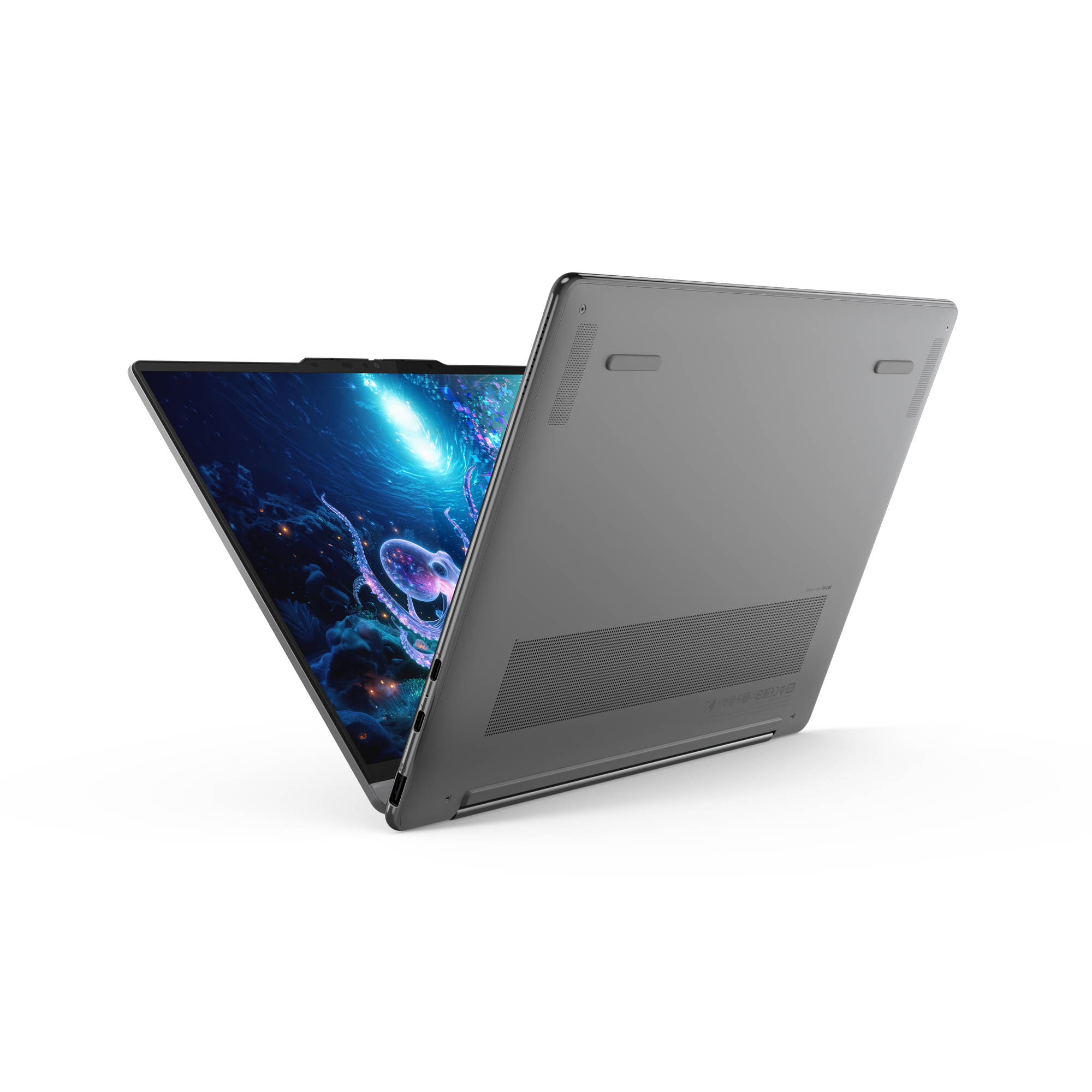 Ein Laptop ist geöffnet und zeigt einen Bildschirm mit einer Unterwasserszene. Das Äußere des Laptops ist grau vor schwarzem Hintergrund.