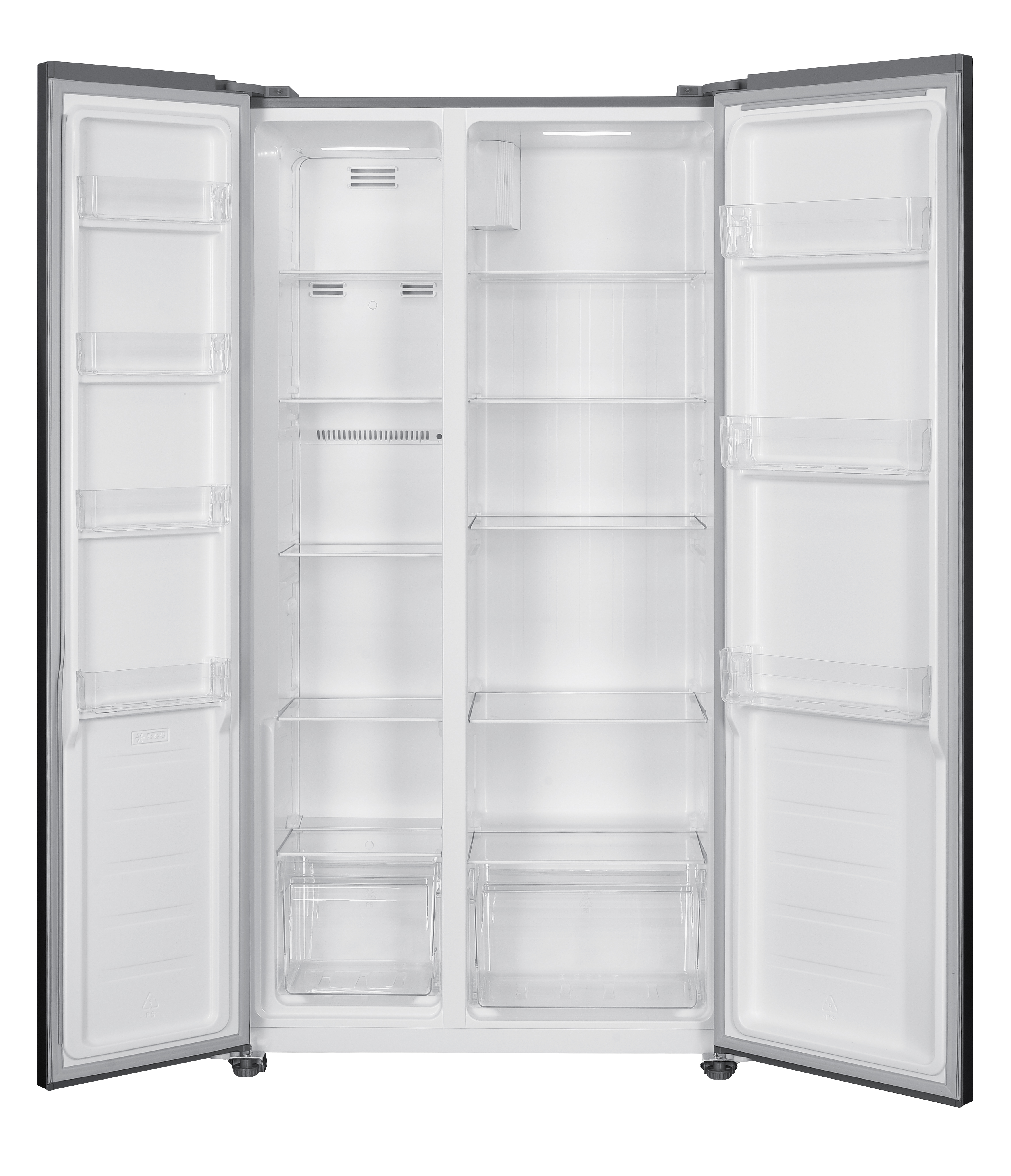 Otwarta, pusta lodówka typu side-by-side. Wnętrze jest białe z przezroczystymi półkami i szufladami. Zewnętrzna strona jest czarna.