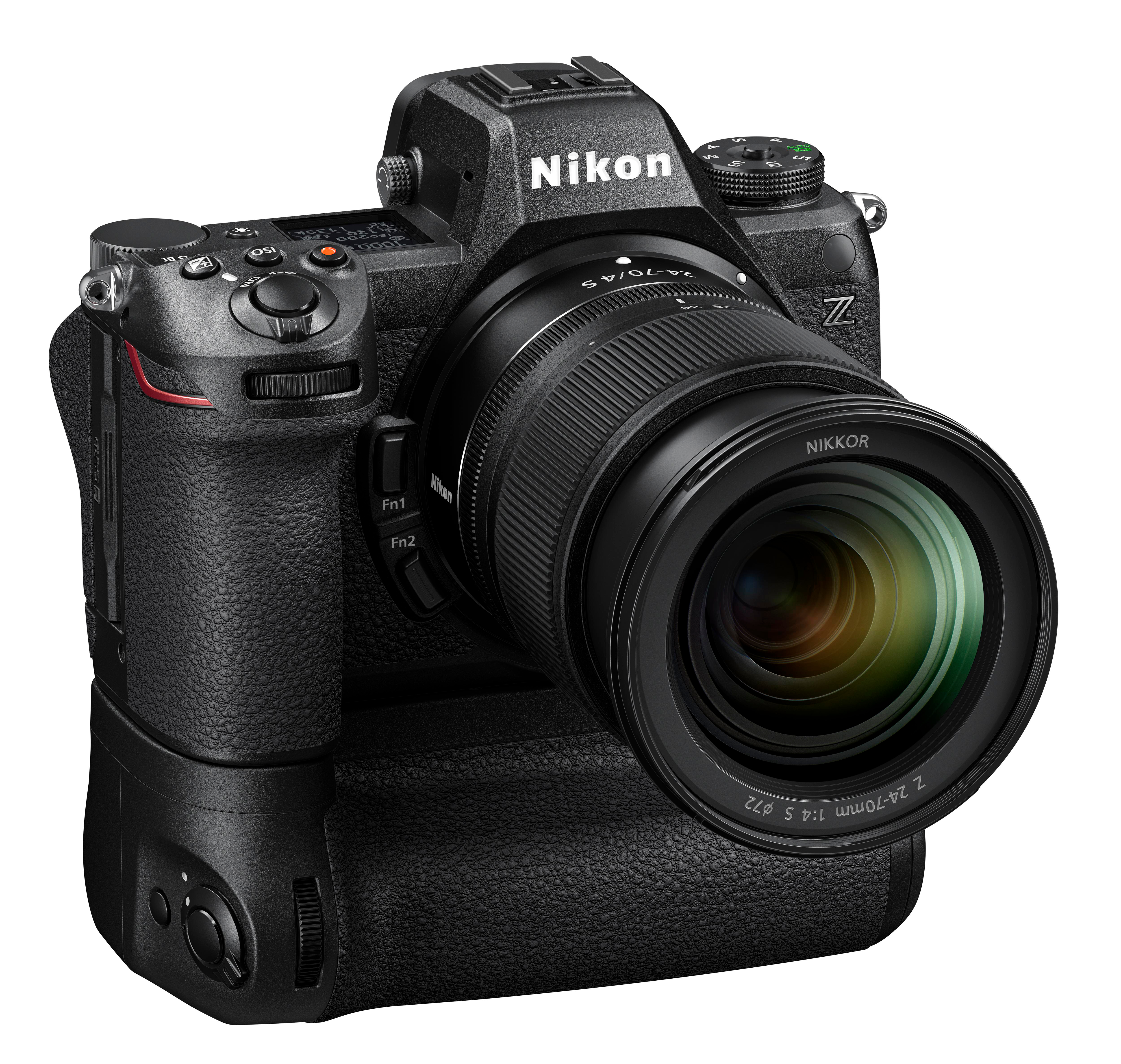 Eine schwarze Nikon-Kamera mit Objektiv. Es steht auf weißem Hintergrund. Auf dem Objektiv steht NIKKOR Z 24-70mm 1:4 S 72.