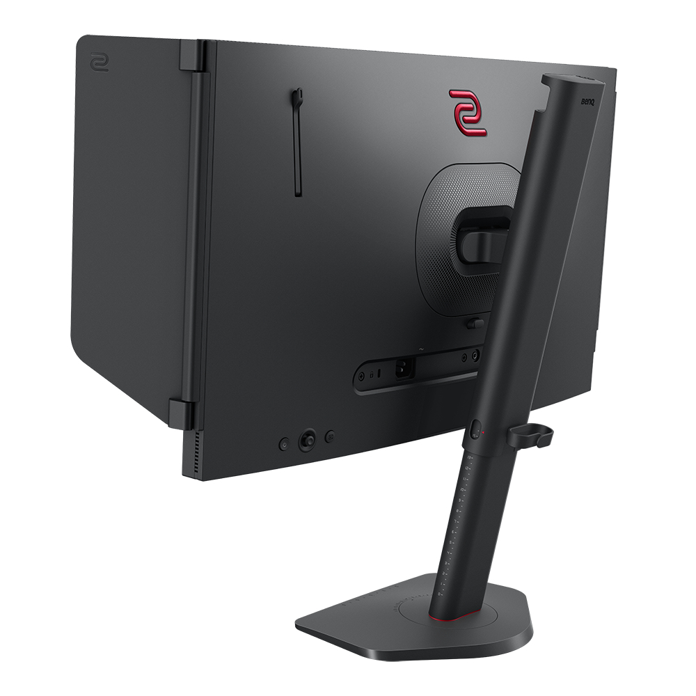 Ein schwarzer Computermonitor, abgewinkelt, zeigt die Rückseite. Es hat einen Ständer, ein rotes Logo und Anschlüsse. Das BenQ-Logo ist sichtbar.